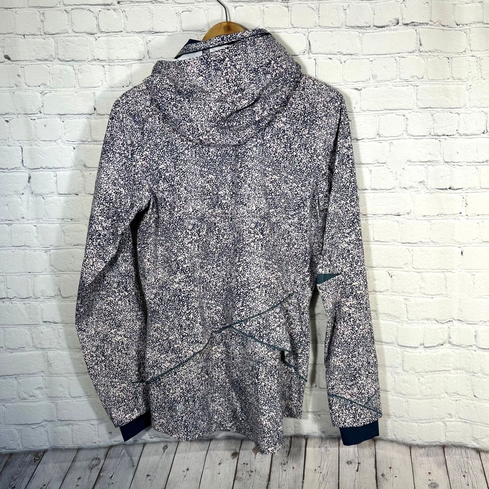 Lululemon VINTAGE Lululemon Runaway Windbreaker Jacket Blue Pebble Print Zip Reflective Womens S Blue Refelctive Size S / US 4 / IT 40 - 7 Thumbnail