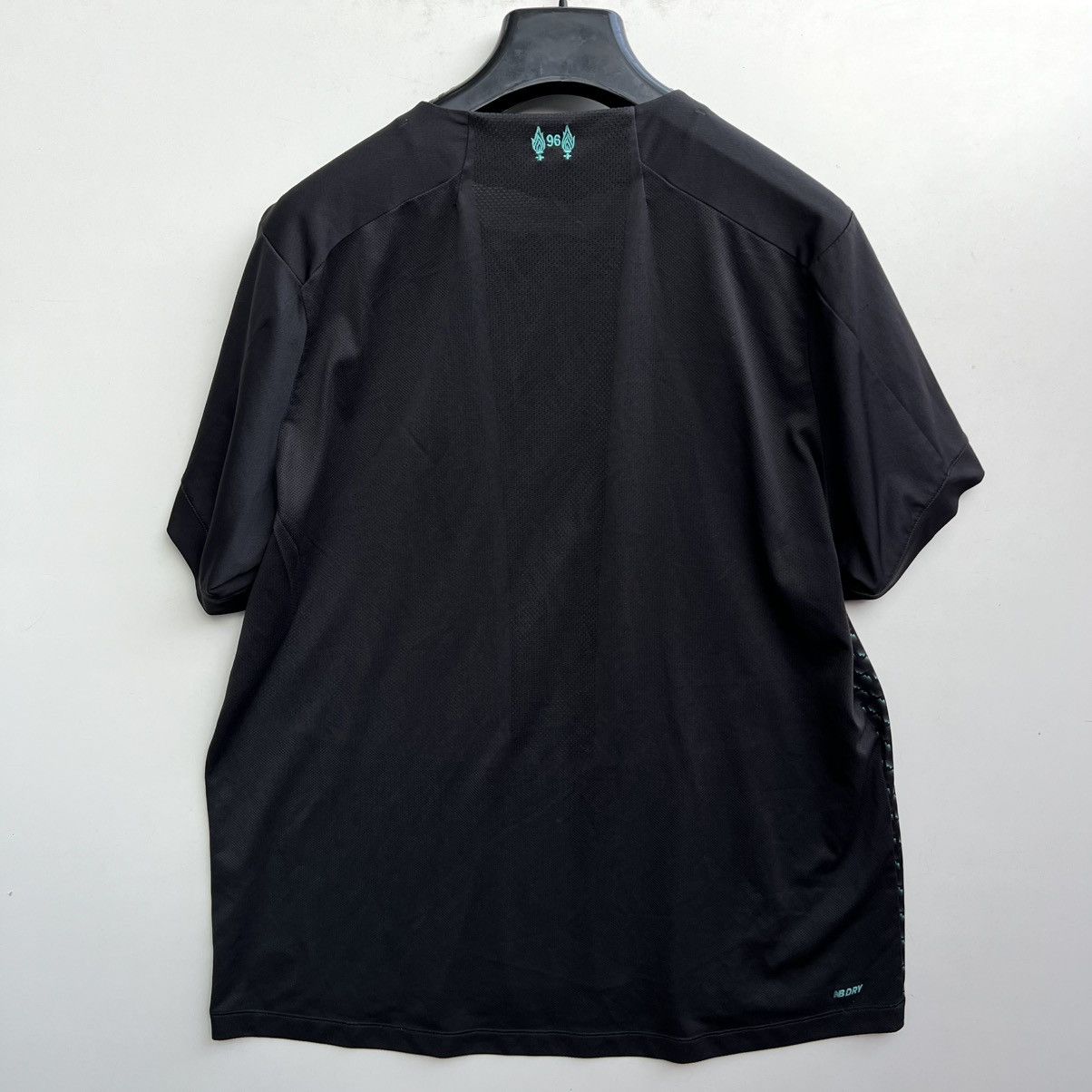 New Balance Liveprool 2019/2020 New Balance Football Shirt Soccer Jersey Size US XXL / EU 58 / 5 - 9 Thumbnail