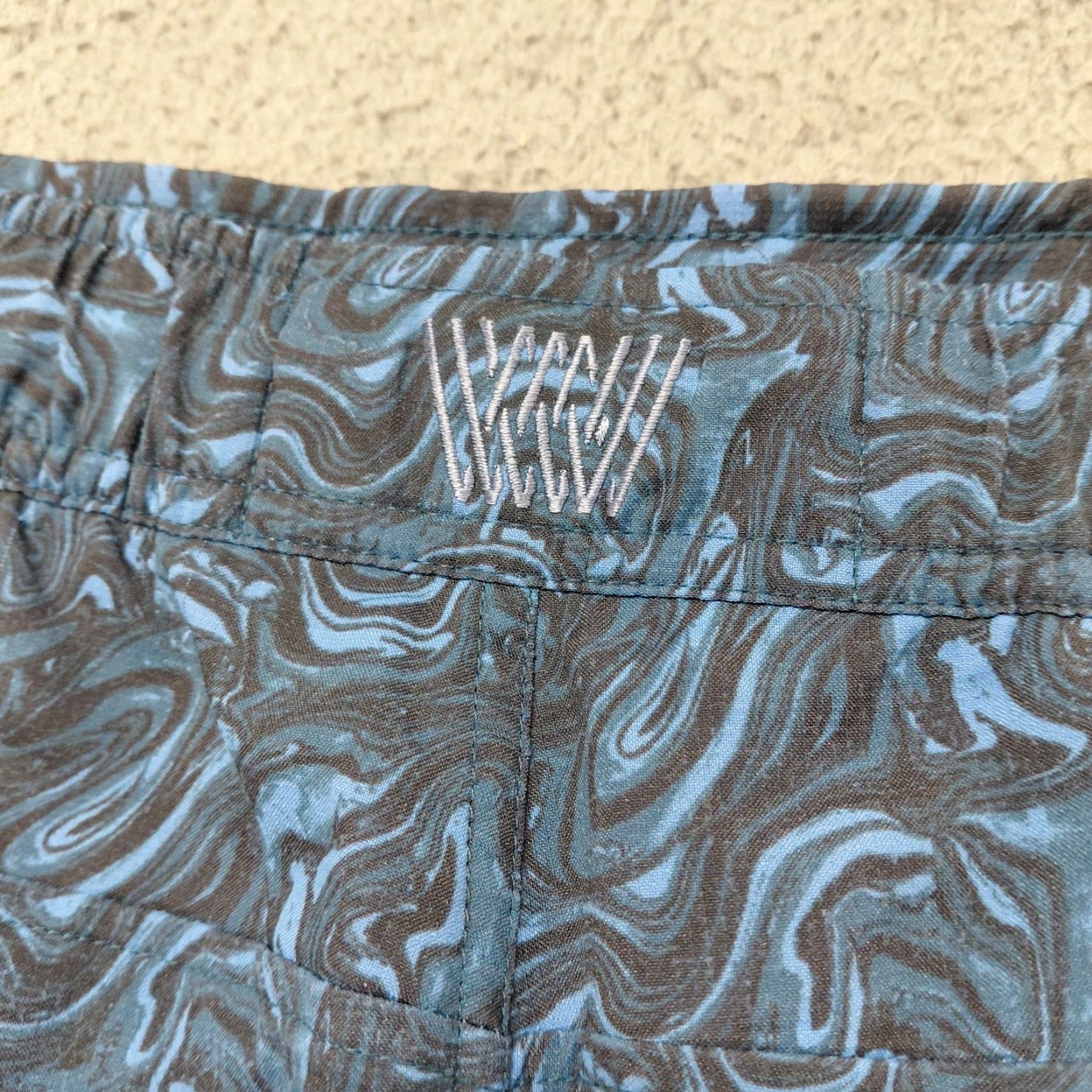 Vintage **Mack Weldon Surf Drawstring XXL Blue Waves Swim Trunks** User: **Mack Weldon Blue Waves XXL Surf Drawstring Swim Trunks** Size ONE SIZE - 5 Thumbnail