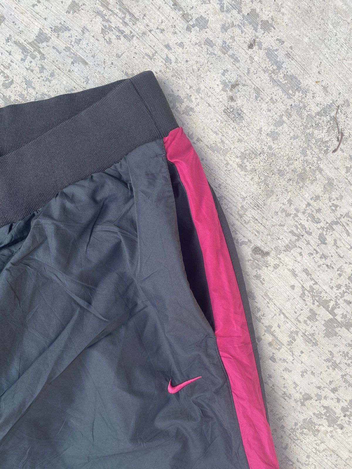 Nike Nike Grey Pink Nylon Pants Size 28" / US 6 / IT 42 - 4 Thumbnail