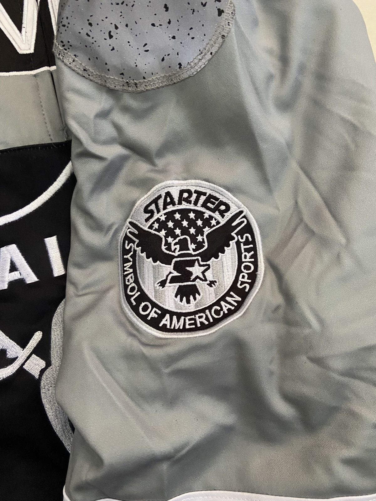 Starter Starter Las Vegas Raiders Size US XL / EU 56 / 4 - 4 Thumbnail