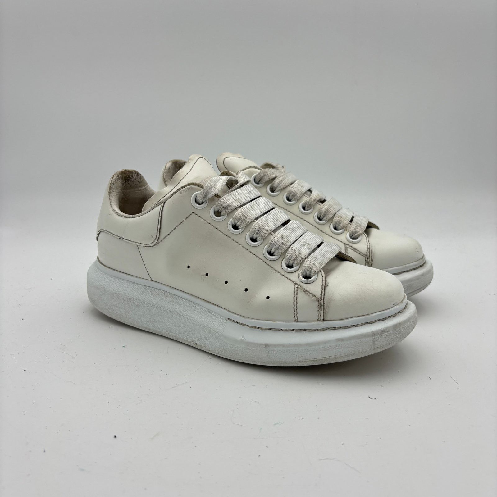 Alexander McQueen Alexander McQueen Oversized Chunky Sneakers Womens 36 US 6 Size US 6 / IT 36 - 1 Thumbnail