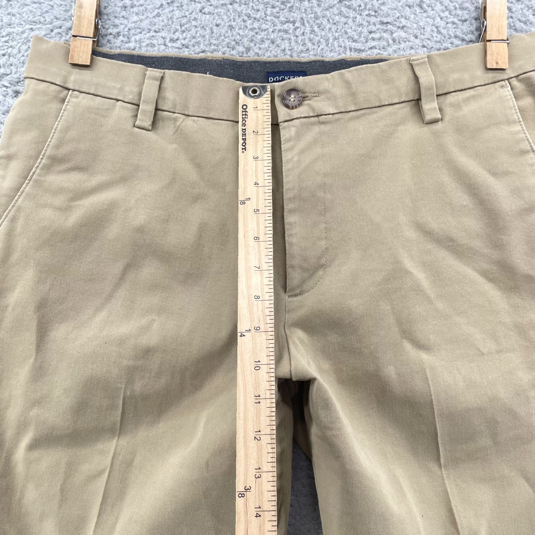 Dockers DOCKERS Pants Mens Khaki Classic Fit 37x30 Minimalist Workwear A Casual Outdoor 90s Style Baggy Utility Jeans Beiges Womens Men? Size US 37 - 5 Thumbnail