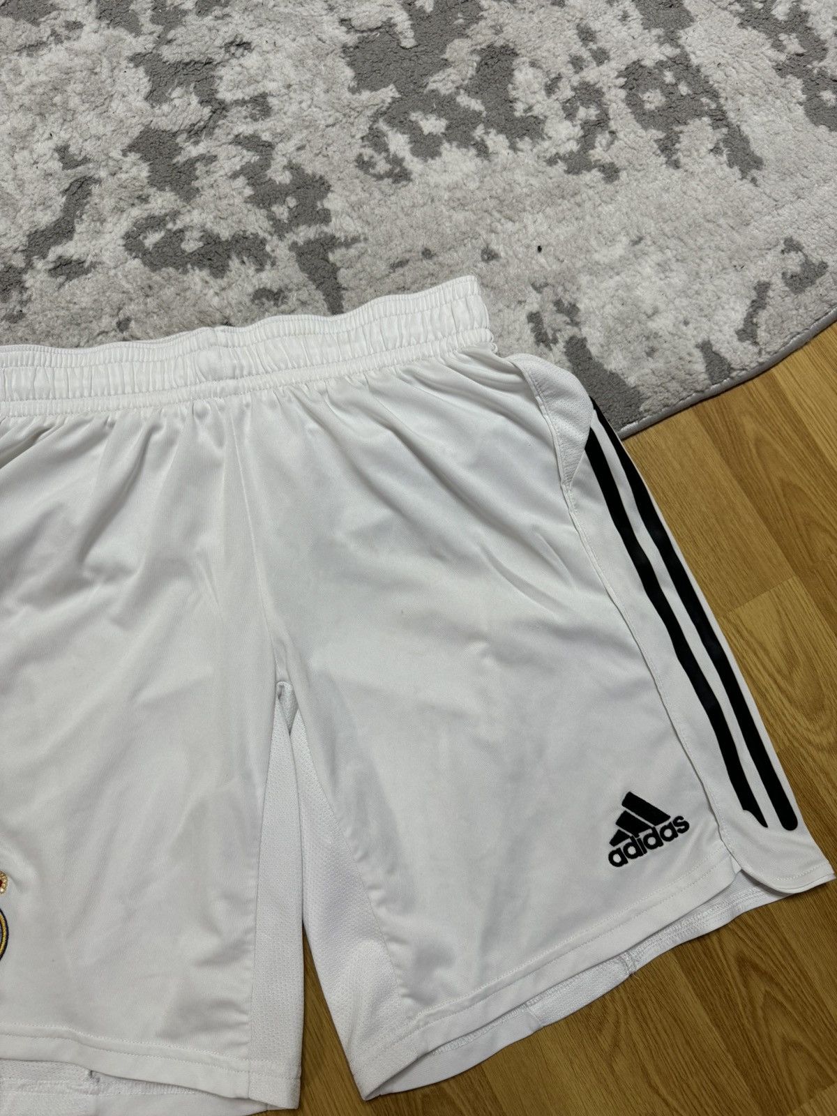 Adidas × Vintage White Adidas Men's Real Madrid Football Soccer Shorts Size US 34 / EU 50 - 6 Thumbnail