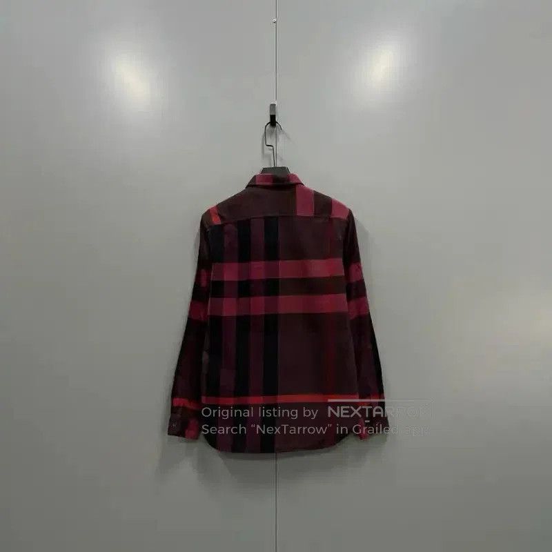 Burberry Burberry Red Check Short Sleeve Shirt. Size S / US 4 / IT 40 - 2 Thumbnail