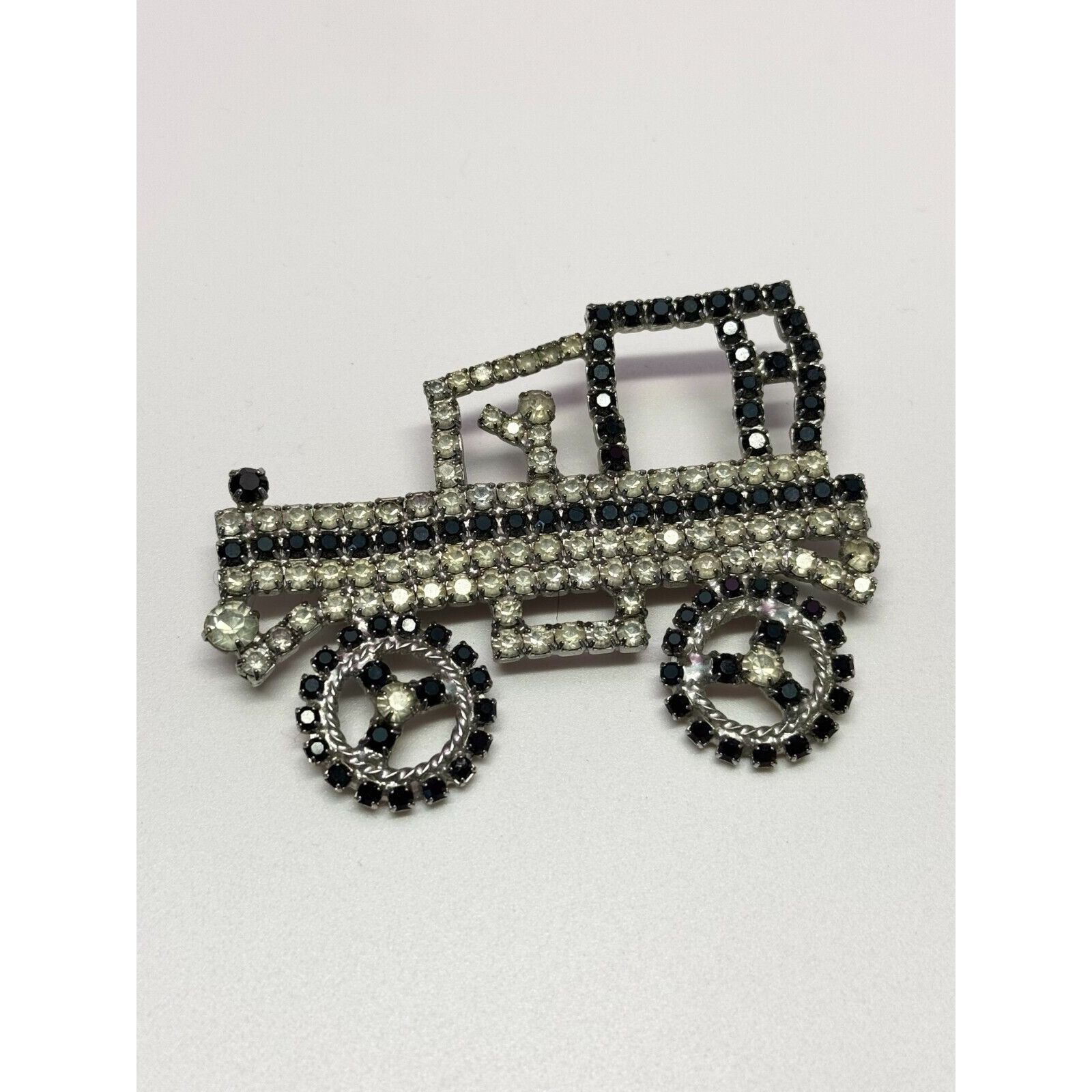 Vintage Vintage black and white rhinestone large motorcar car brooch Size ONE SIZE - 4 Thumbnail