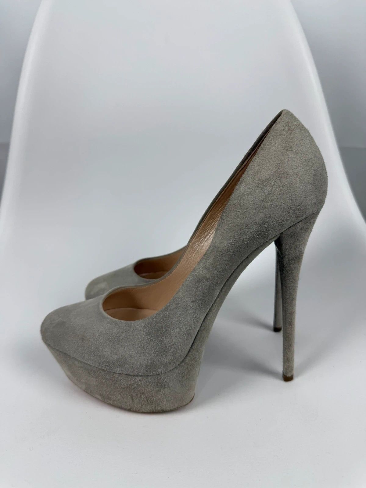 Casadei Casadei Suede Heels size 38 Size US 8 / IT 38 - 3 Thumbnail