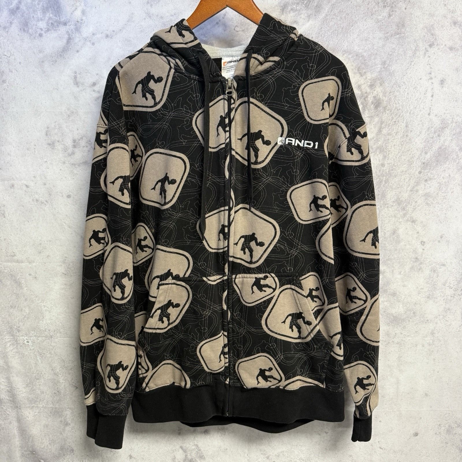 Vintage Vintage AND1 Hoodie Sweatshirt Y2K Basketball AOP Zip Mens L Size US L / EU 52-54 / 3 - 1 Thumbnail