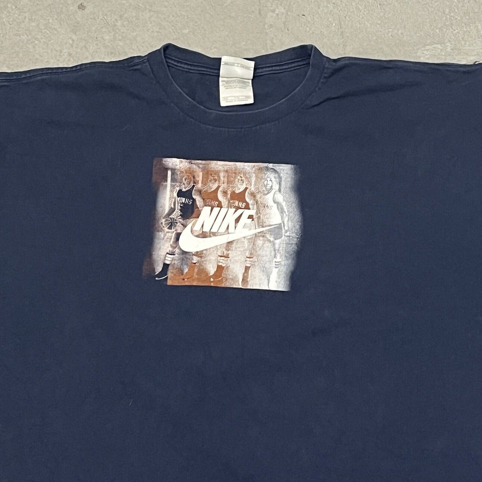 Nike Vintage 2000’s Y2K Nike S/S Graphic T-shirt Size XXL Navy Size US XXL / EU 58 / 5 - 3 Thumbnail