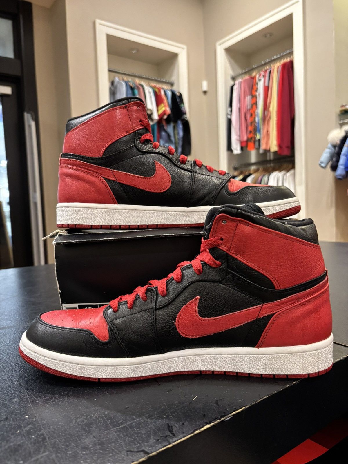 Jordan Brand Jordan 1 retro high 2010 ‘Banned’ Size US 12 / EU 45 - 11 Thumbnail