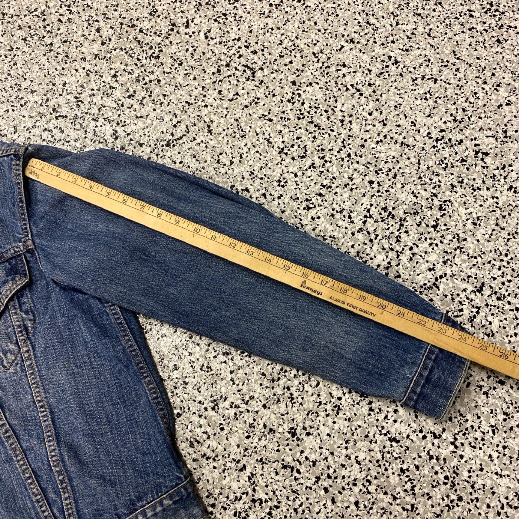 Levi's VINTAGE Levi's Trucker Denim Jacket Men Regular Blue 58 cm Chest See measurements Denim Jacket Winter Autumn Spring Summer - Mens Size US S / EU 44-46 / 1 - 4 Thumbnail