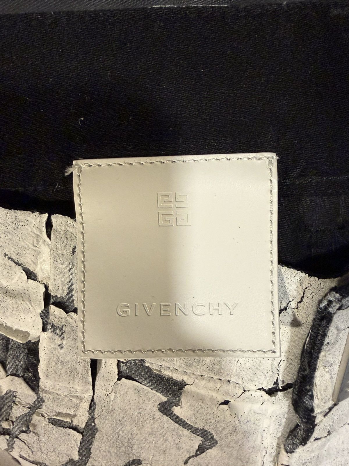 Givenchy SS21 Cracked White Painted Jeans Size US 31 - 7 Thumbnail