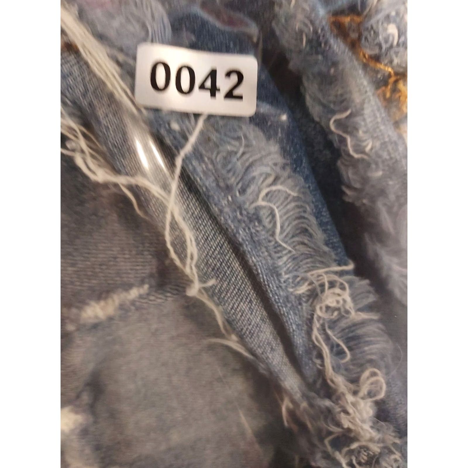 American Eagle Outfitters American Eagle Outfitters Super Stretch Jean Shorts Size 4 Flat Front Zip 4 Inseam Blue Distressed Frayed Hem Women Regular Hi Rise Shortie Shorts Size 27" / US 4 / IT 40 - 6 Thumbnail