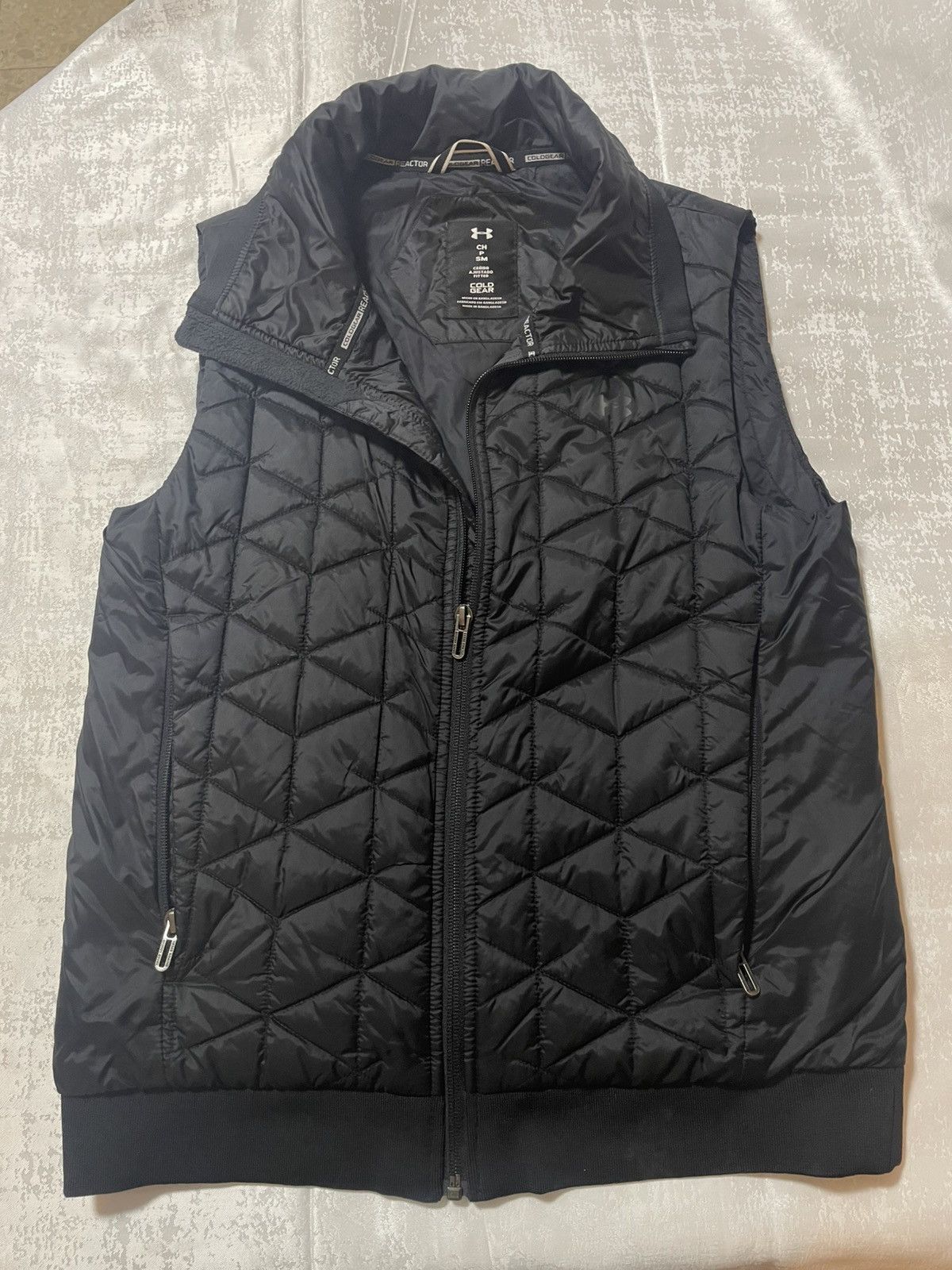 Under Armour UNDER AMRMOUR BLACK VEST Size US XS / EU 42 / 0 - 2 Thumbnail