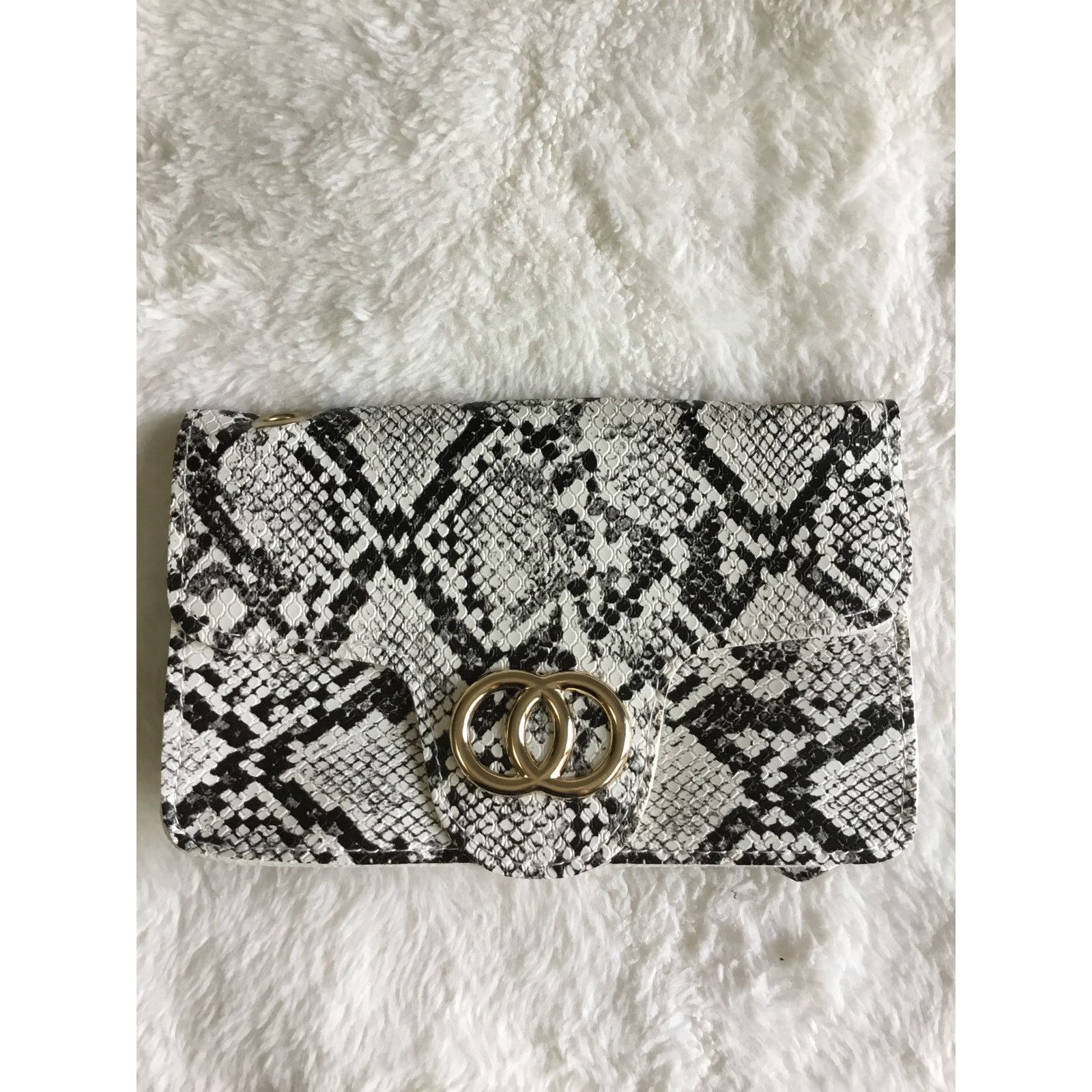 Other White Faux Snake Leather Metal Ring Gold Chain Crossbody Bag Size ONE SIZE - 1 Thumbnail