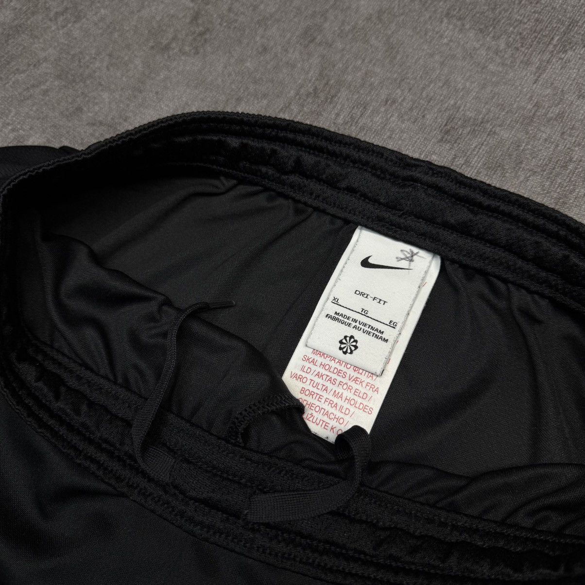 Nike Y2K Nike shorts dri fit Size US 34 / EU 50 - 3 Thumbnail