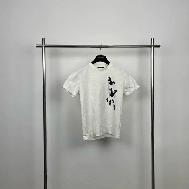 Louis Vuitton Louis Vuitton Paratrooper front and back logo short sleeves Size US S / EU 44-46 / 1 - 1 Thumbnail
