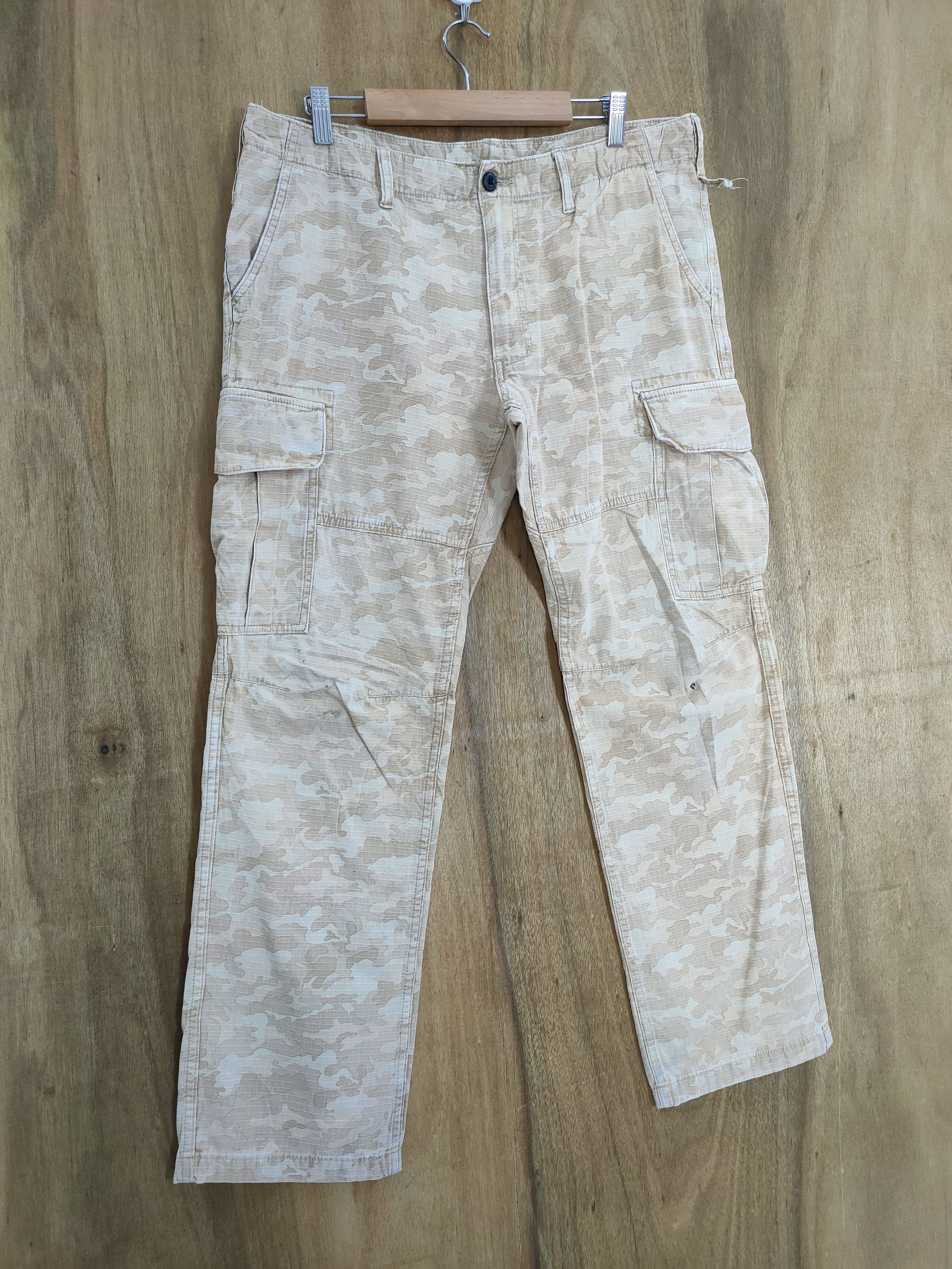 Japanese Brand VINTAGE JAPANESE CAMO FADED CARGO PANTS Size US 34 / EU 50 - 1 Thumbnail