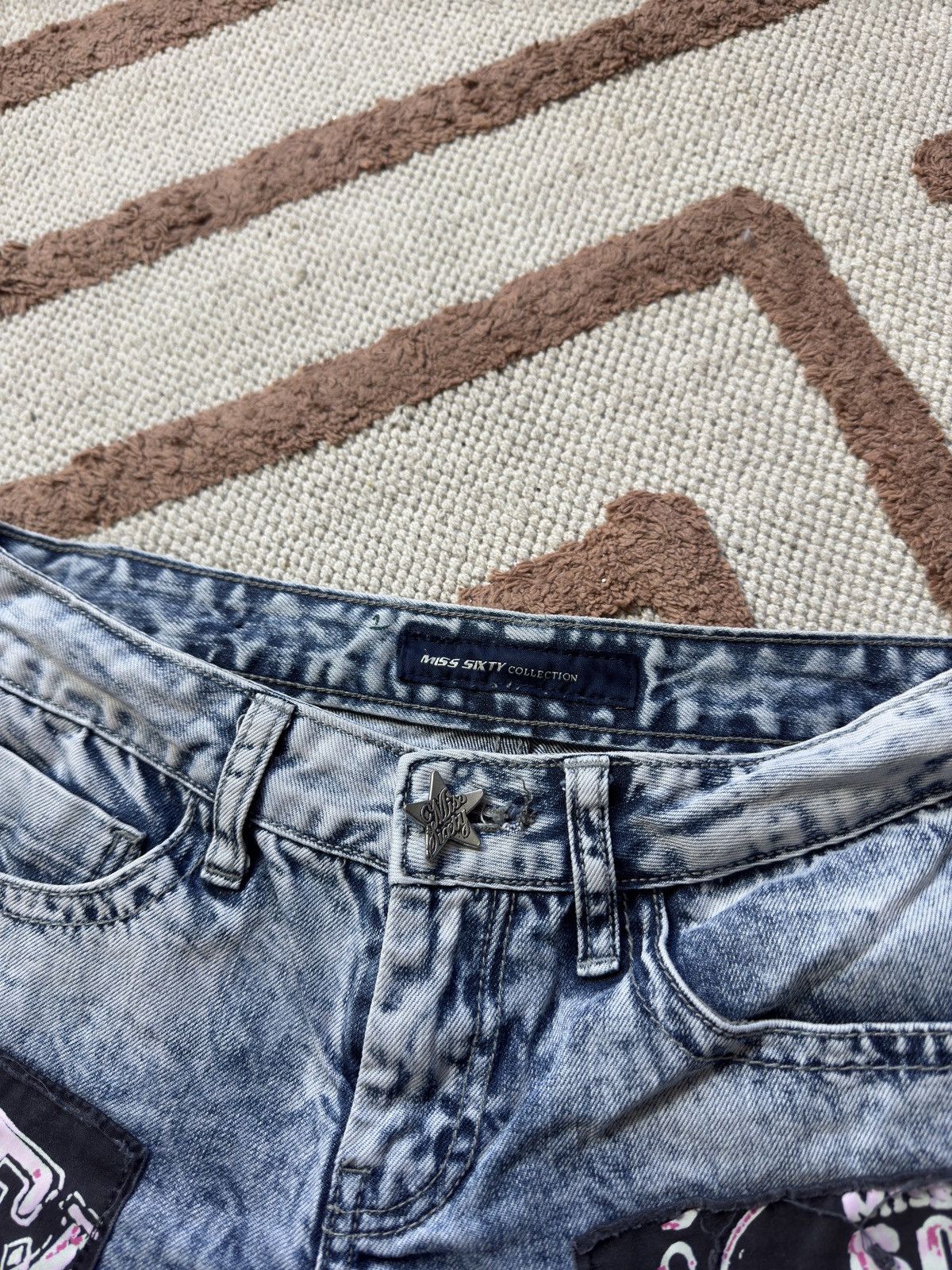 Miss Sixty VINTAGE MISS SIXTY 2000s MINI SHORTS Size 28" / US 6 / IT 42 - 2 Thumbnail