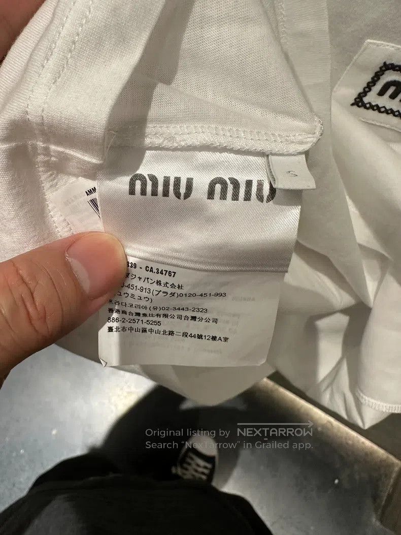 Miu Miu Miu Miu White Crew Neck Short Sleeve with Knit Embroidered Size US S / EU 44-46 / 1 - 5 Thumbnail