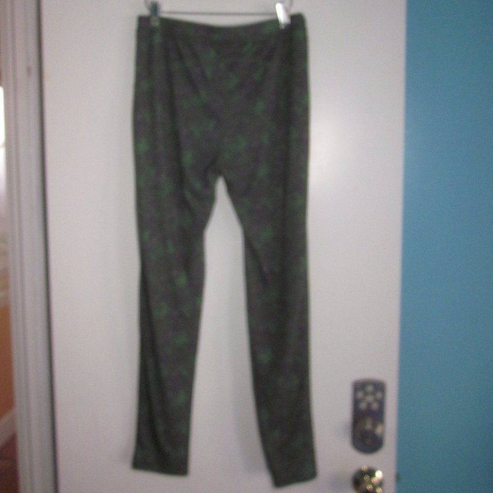 Rei Boys XL under layer or Sleepwear - Top and Bottom in Camo Pa Size US 26 / EU 42 - 3 Thumbnail