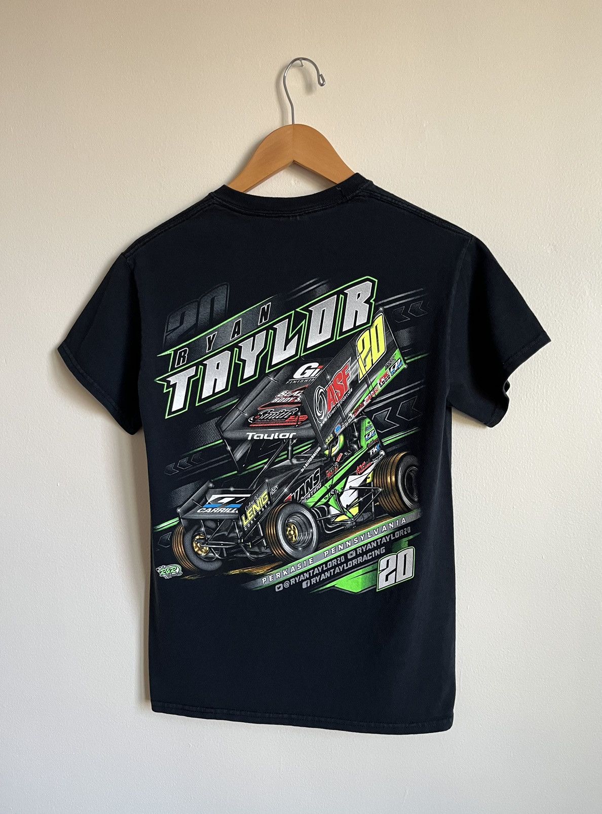 Vintage Vintage Y2K Ryan Taylor #20 Graphic T-Shirt Size US S / EU 44-46 / 1 - 1 Thumbnail