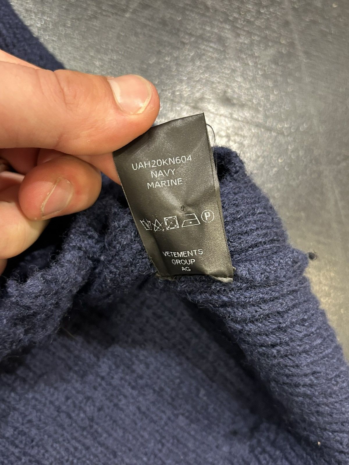 Vetements Vetements Knit Hole Sweater Size US M / EU 48-50 / 2 - 7 Thumbnail