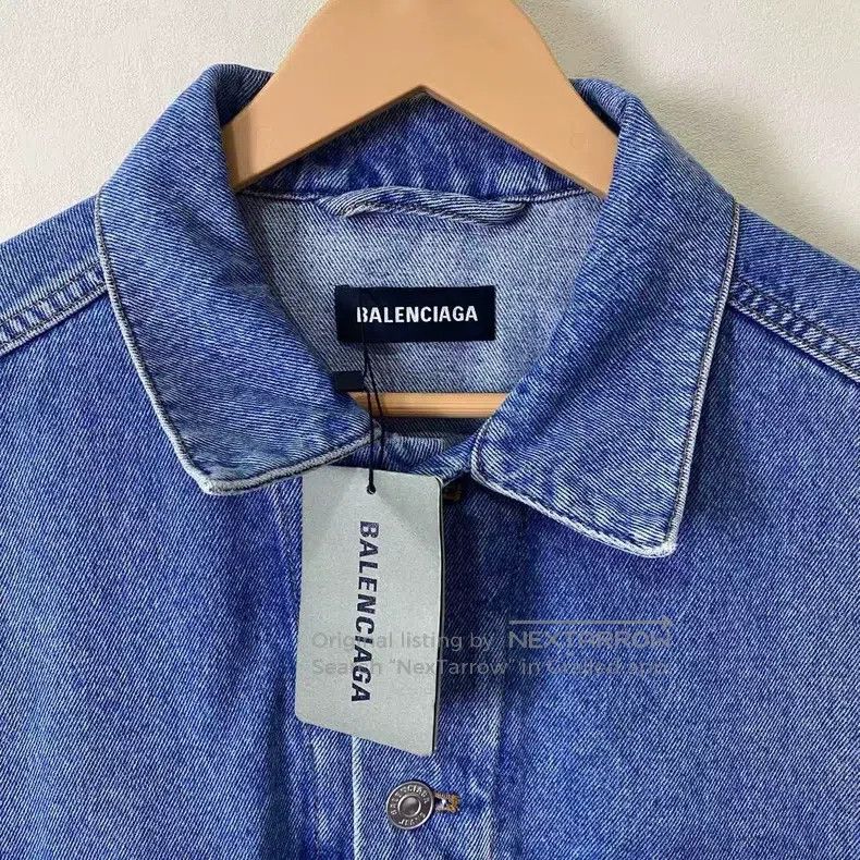 Balenciaga Balenciaga Seven Languages Printed Logo Denim Jacket Size US S / EU 44-46 / 1 - 3 Thumbnail