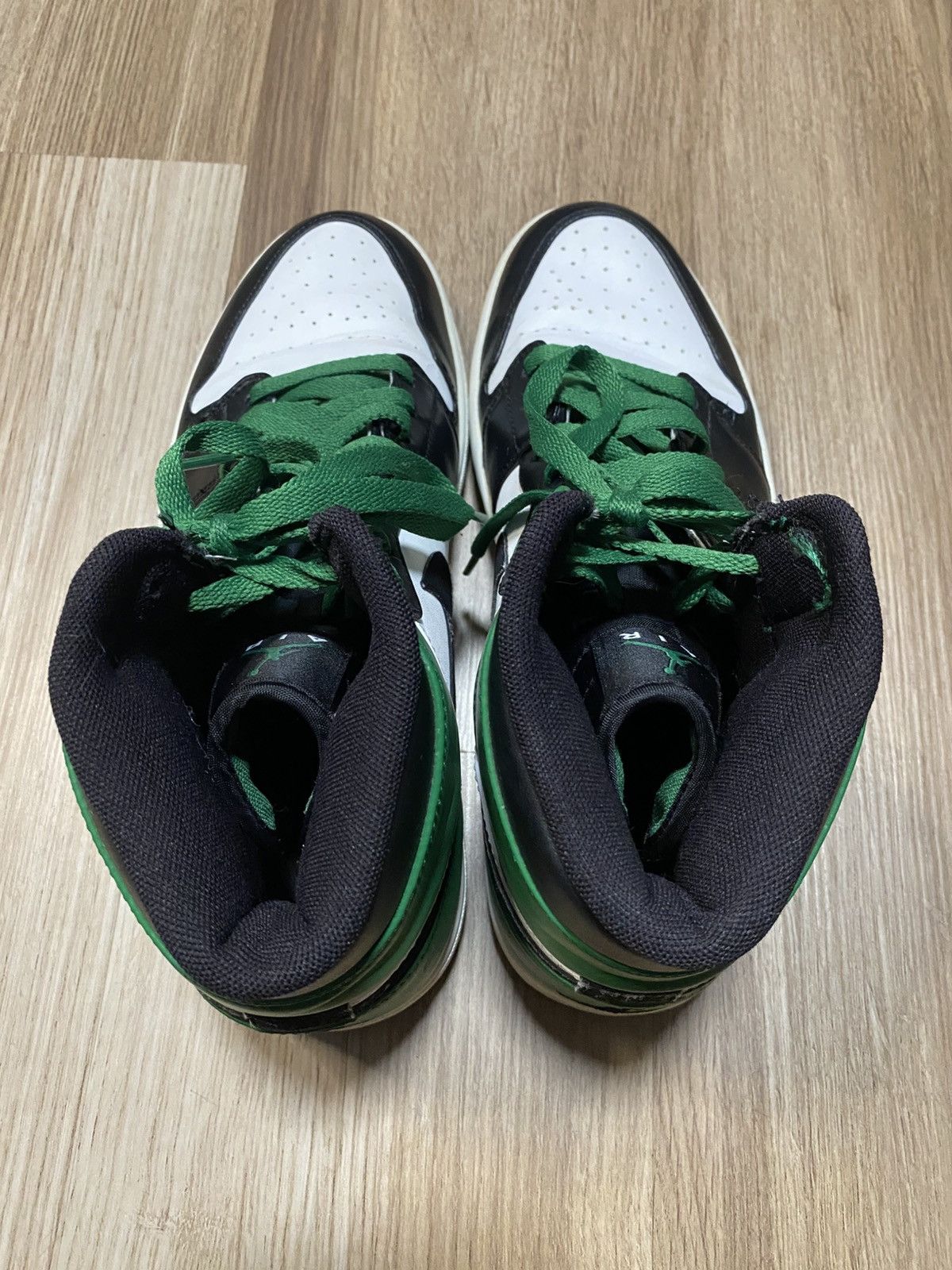 Jordan Brand Air Jordan 1 Retro High Boston Celtics 2009 Men's Size US 10 Size US 10 / EU 43 - 5 Thumbnail