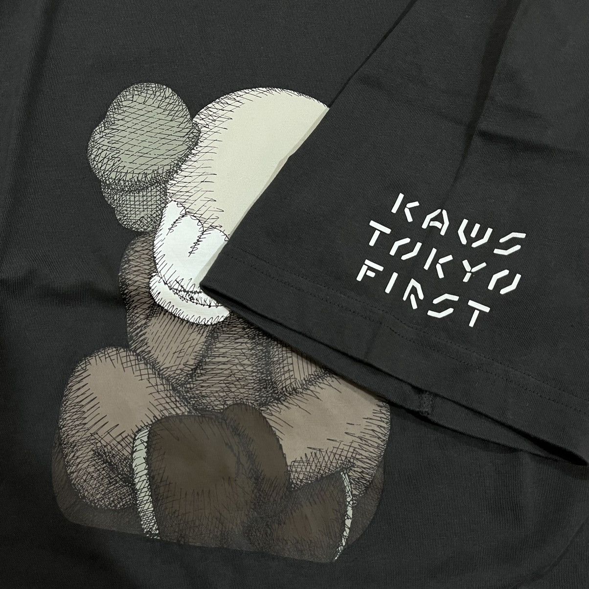 Kaws × Uniqlo Kaws tokyo first Size US XL / EU 56 / 4 - 3 Thumbnail