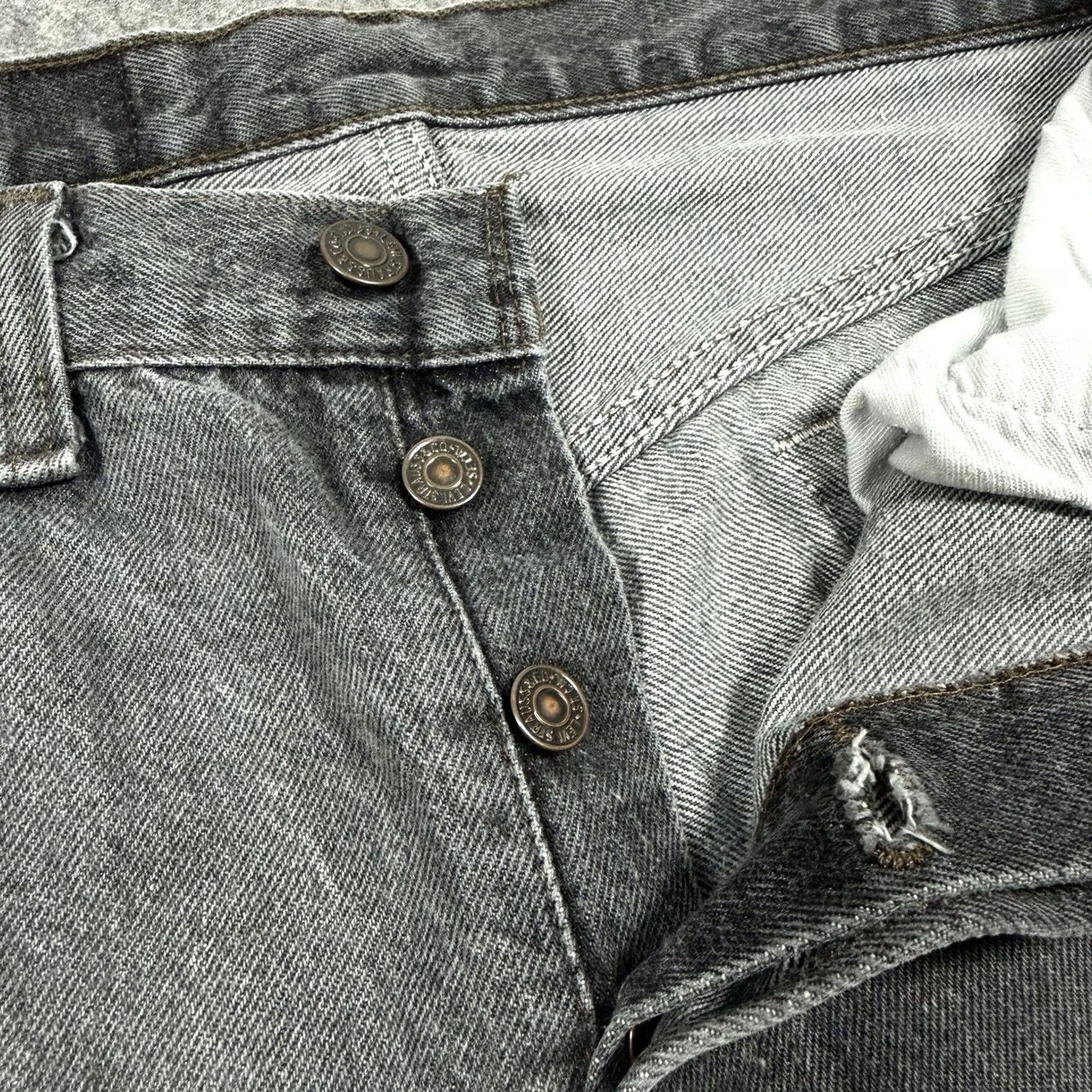 Levi's VINTAGE Levi's 501 Jeans Mens Size 33x34 Gray Made in USA Likely 80s 90s Style Straight 5-Pocket Comfort Regular Fit USA Size US 33 - 6 Thumbnail