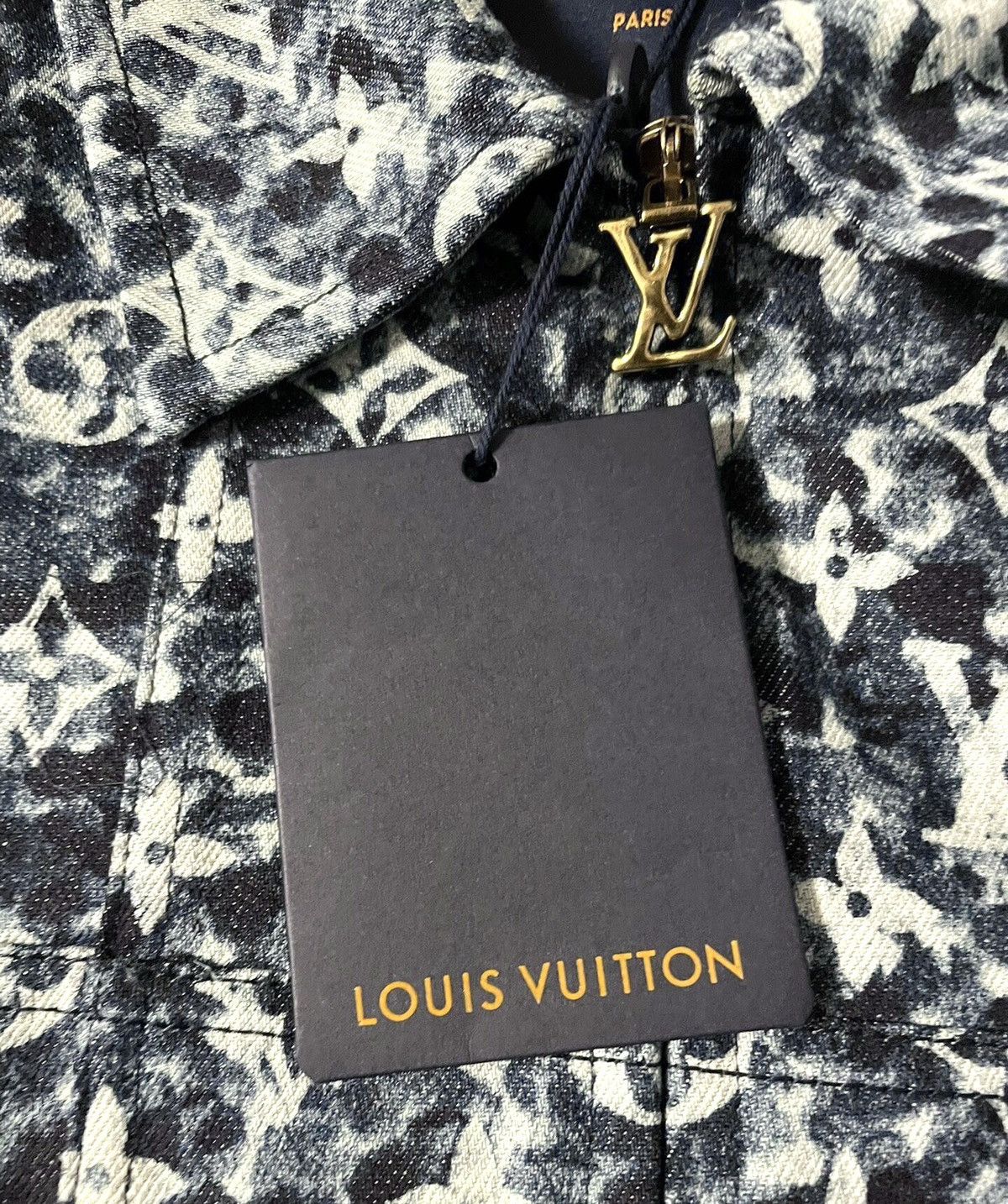 Louis Vuitton Louis Vuitton 52 Monogram Denim Workwear Jacket Washed Blue Size US L / EU 52-54 / 3 - 4 Thumbnail