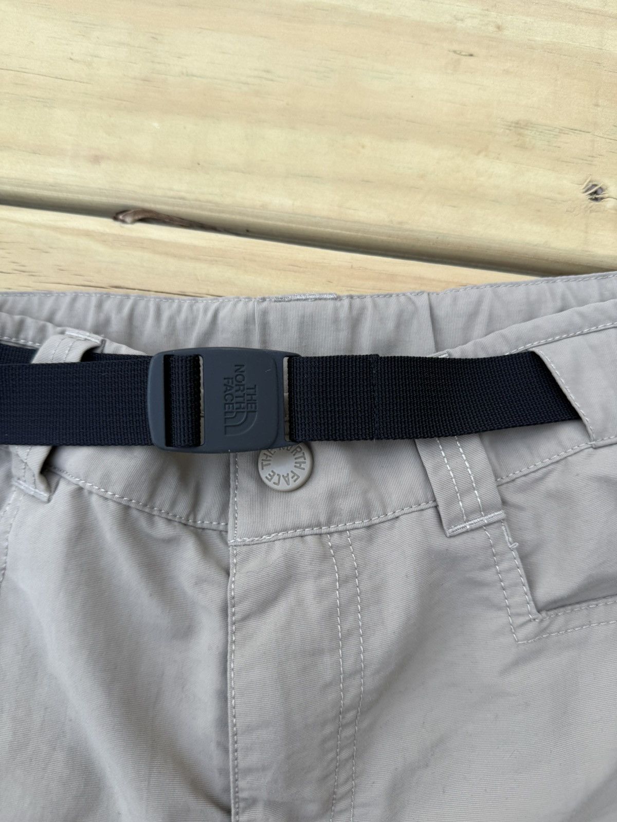 The North Face The North Face Khaki Shorts Size US 32 / EU 48 - 2 Thumbnail