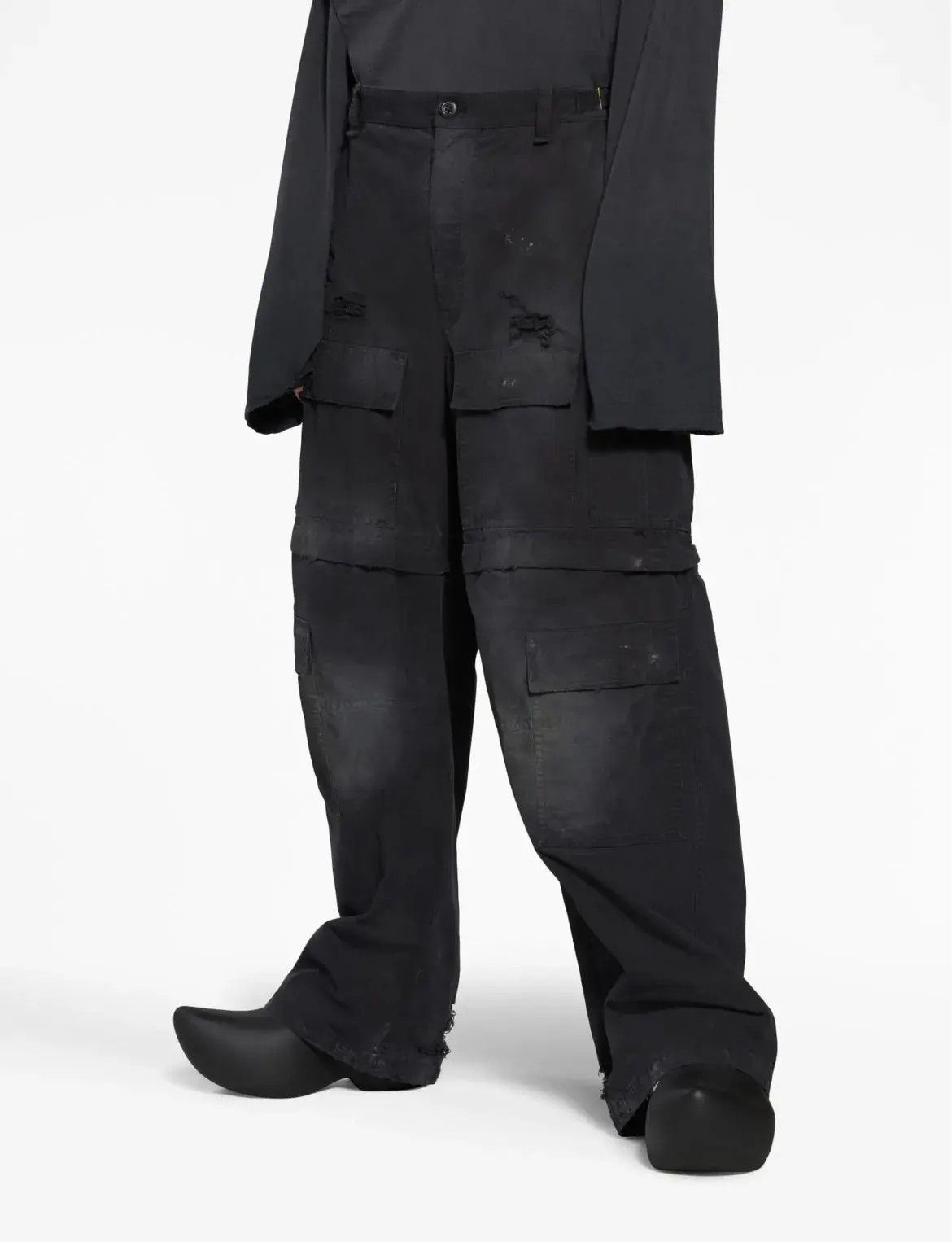 Balenciaga o1w1db10426 Large Cargo Pants in Black Size US 28 / EU 44 - 5 Thumbnail