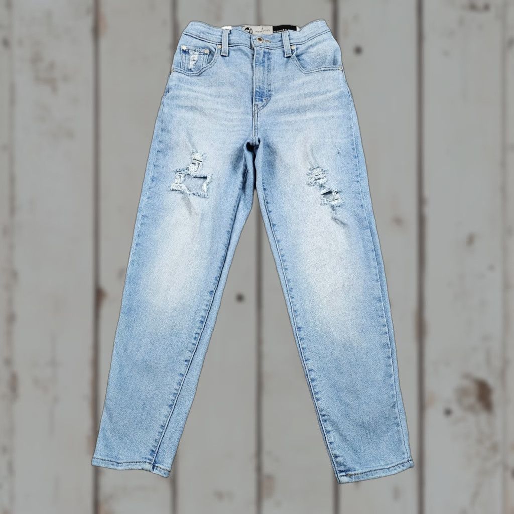 Levi's VINTAGE Levi's Silvertab Mom Jeans Women 26 High Rise Light Wash Distressed 23x26 Denim Blue Mens Size 26" / US 2 / IT 38 - 1 Thumbnail