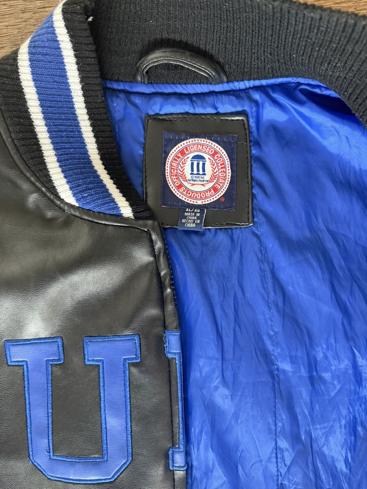 Other Duke Blue Devils Licensed Vintage Leather Jacket Blue/Black Size US XL / EU 56 / 4 - 4 Thumbnail