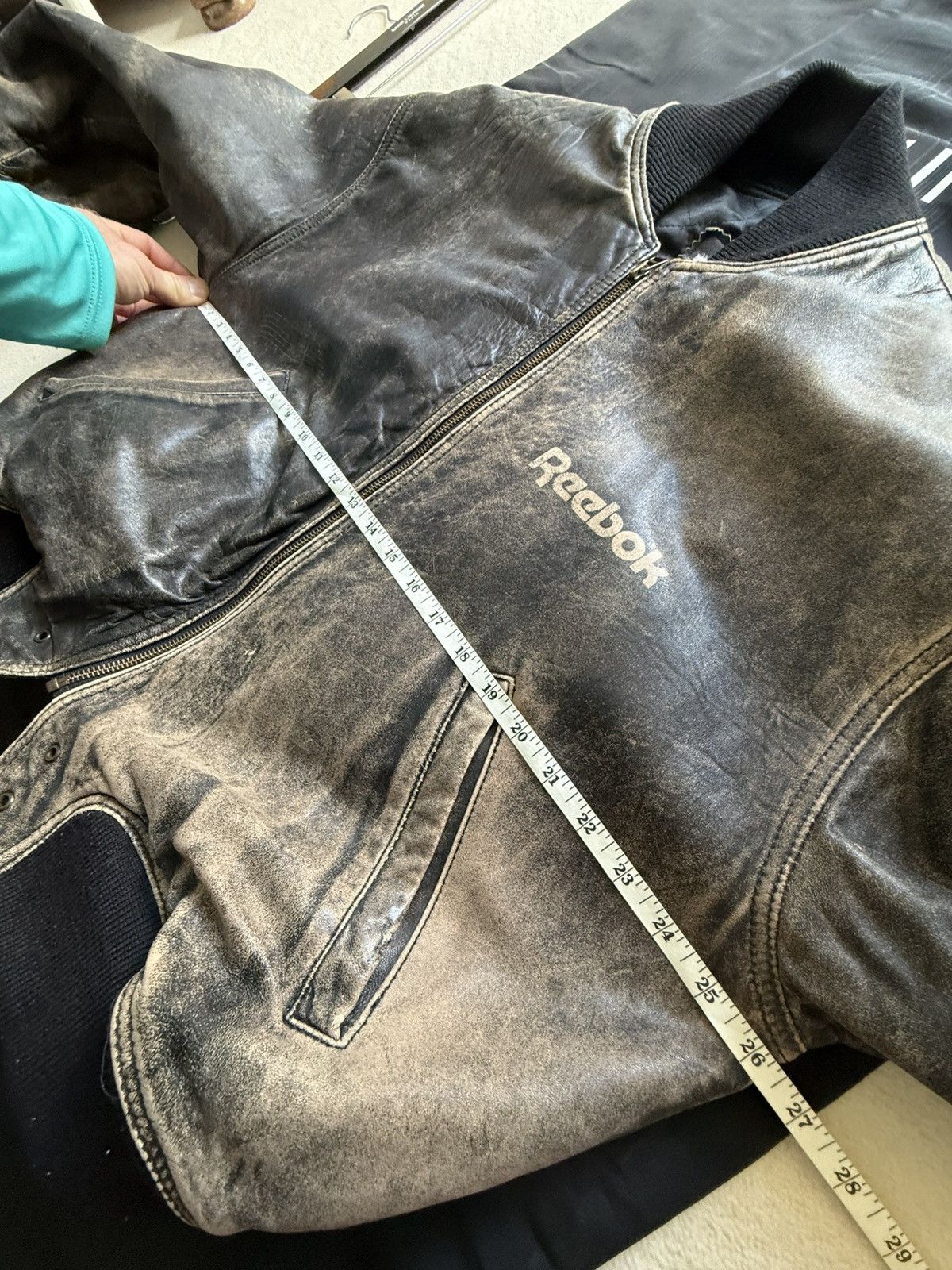 Reebok Reebok pump vintage 90’s rare leather bomber jacket logo L Size US L / EU 52-54 / 3 - 3 Thumbnail