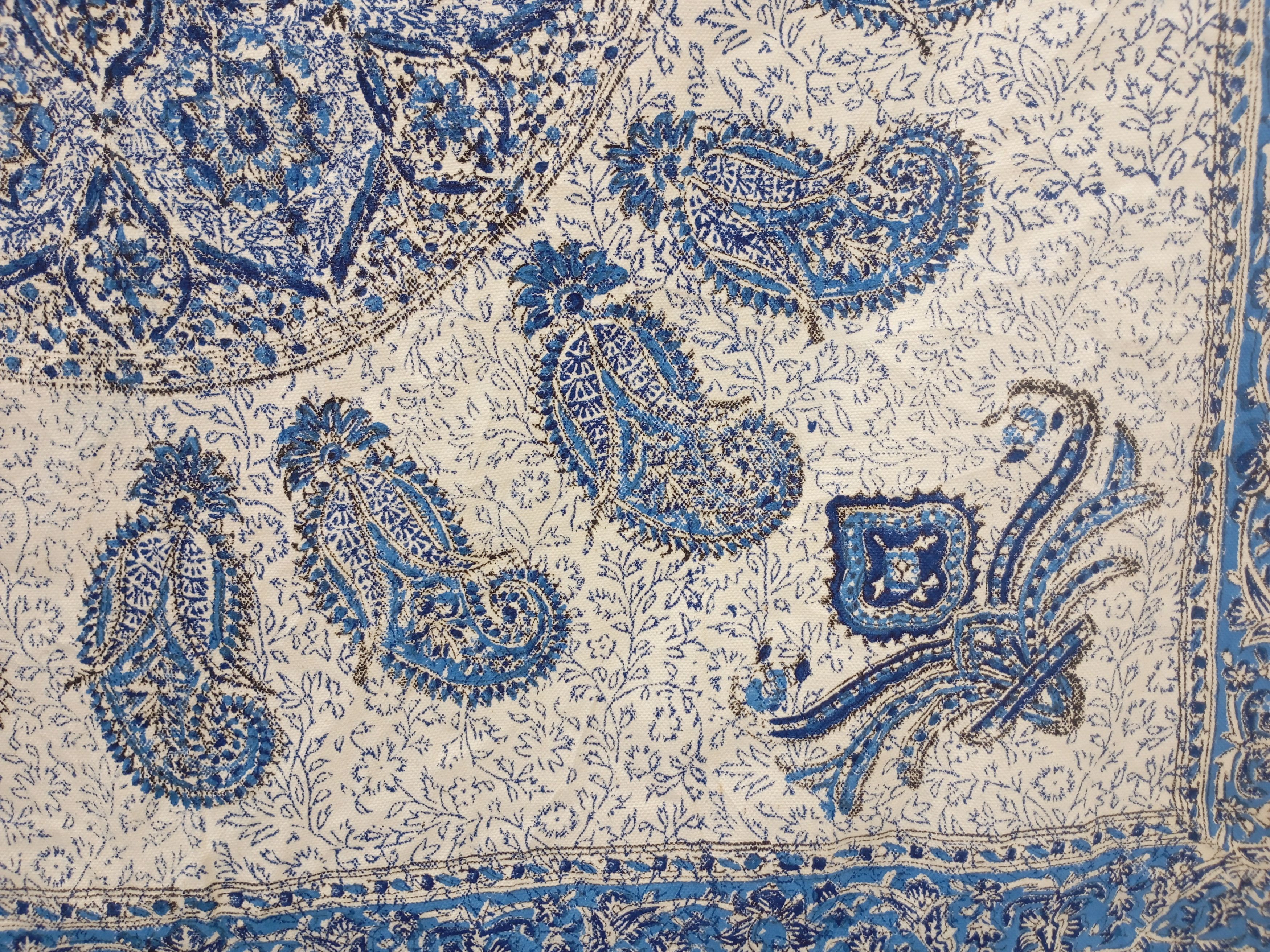 Vintage Vintage Paisley tablecloth home decor Size ONE SIZE - 2 Thumbnail