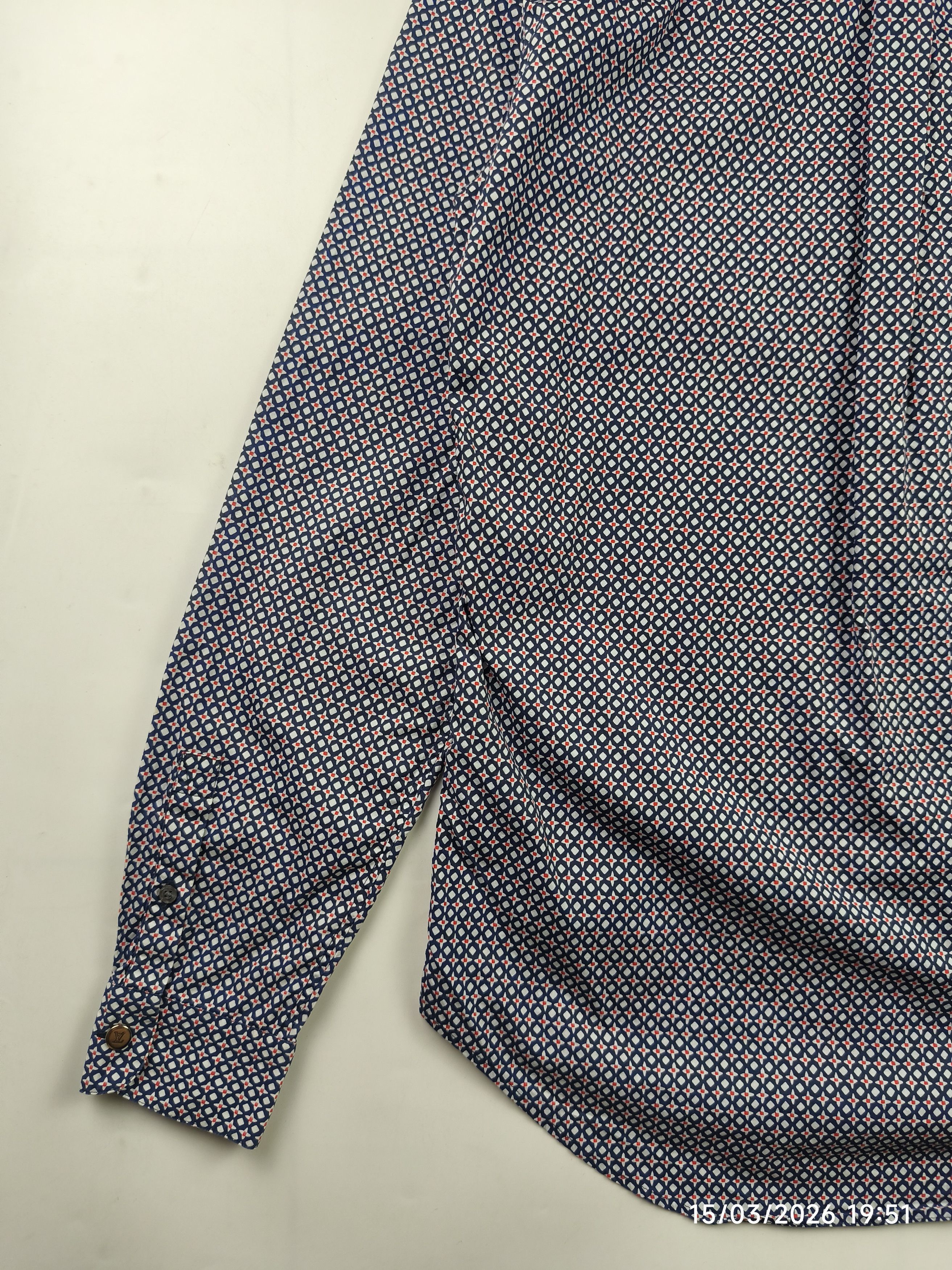 Louis Vuitton Louis Vuitton monogram shirt Size US S / EU 44-46 / 1 - 7 Thumbnail