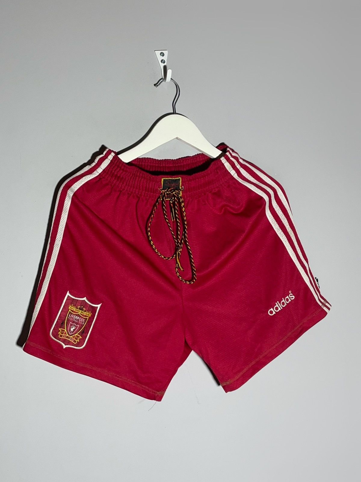 Adidas × Vintage Liverpool FC Adidas 1995/96 Vintage Football Shorts Size US 32 / EU 48 - 2 Thumbnail