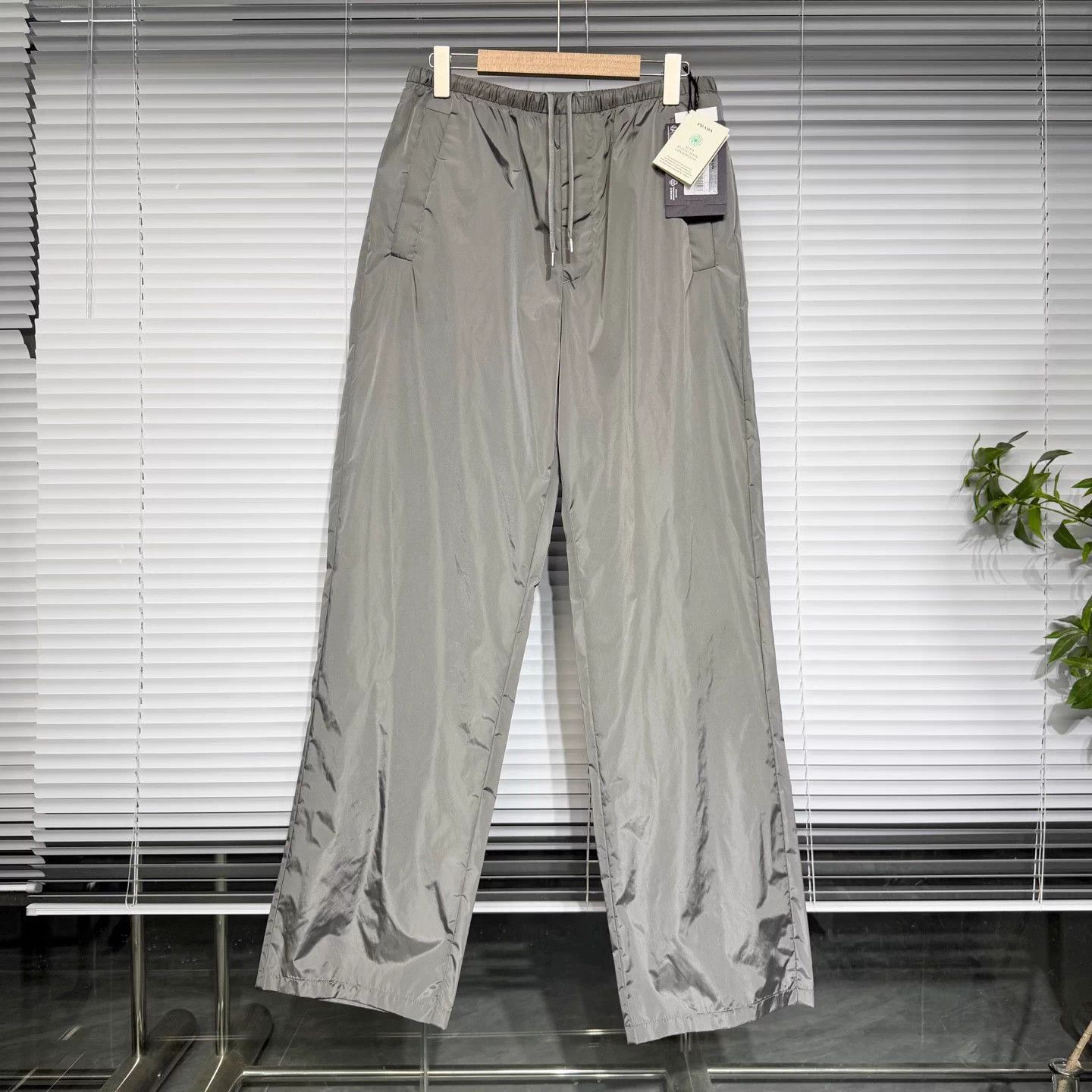 Prada Prada 25 triangle logo gray straight-leg S drawstring pants Size US 28 / EU 44 - 1 Thumbnail