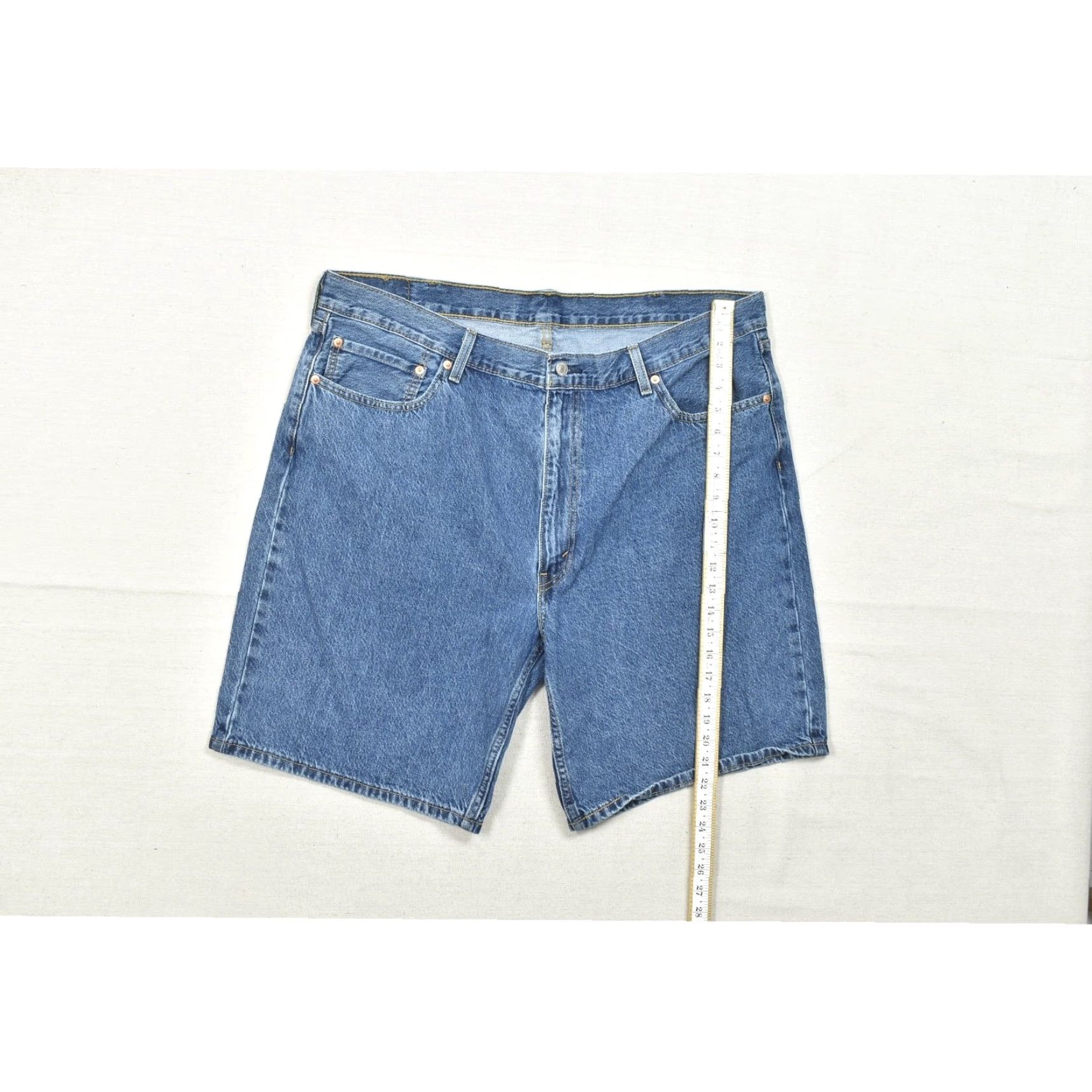 Levi's Levi's 454 Men's Big & Tall Relaxed Fit Denim Jean Shorts Casual Bermuda Medium Wash 42 Adult Mens Blue Bag Size US 42 / EU 58 - 4 Thumbnail