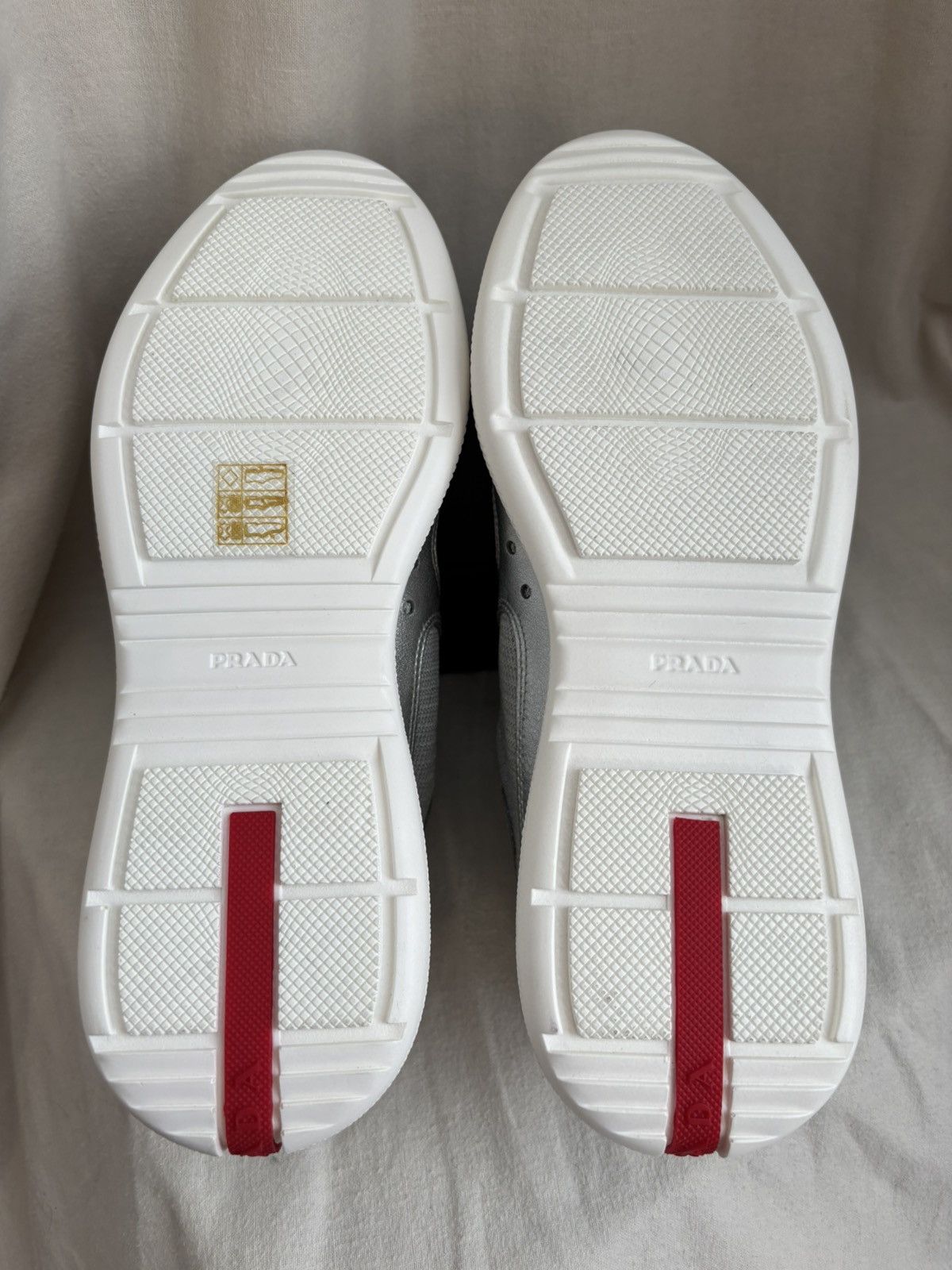 Prada Prada America’s Cup Soft Leather in Silver IT 39 / US 9 Size US 9 / IT 39 - 5 Thumbnail