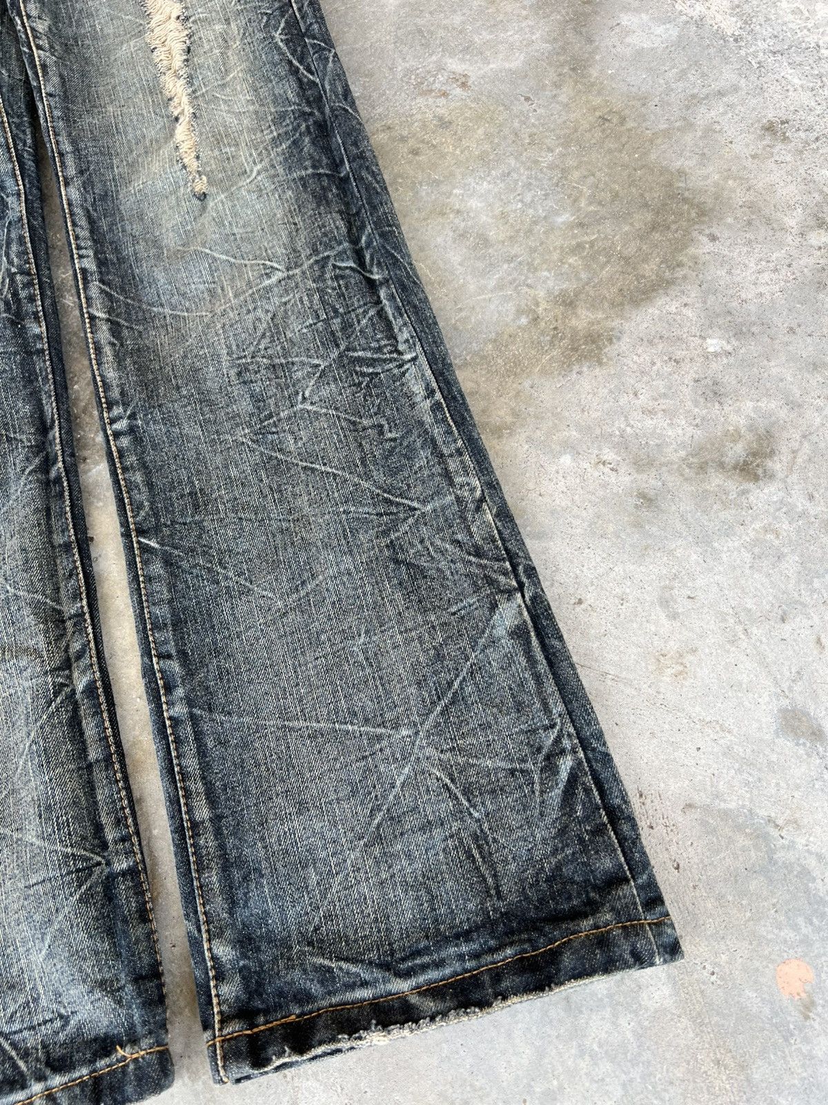 Japanese Brand K.U.I BONES DISTRESSED CLAW JEANS VERY RARE Size US 33 - 4 Thumbnail