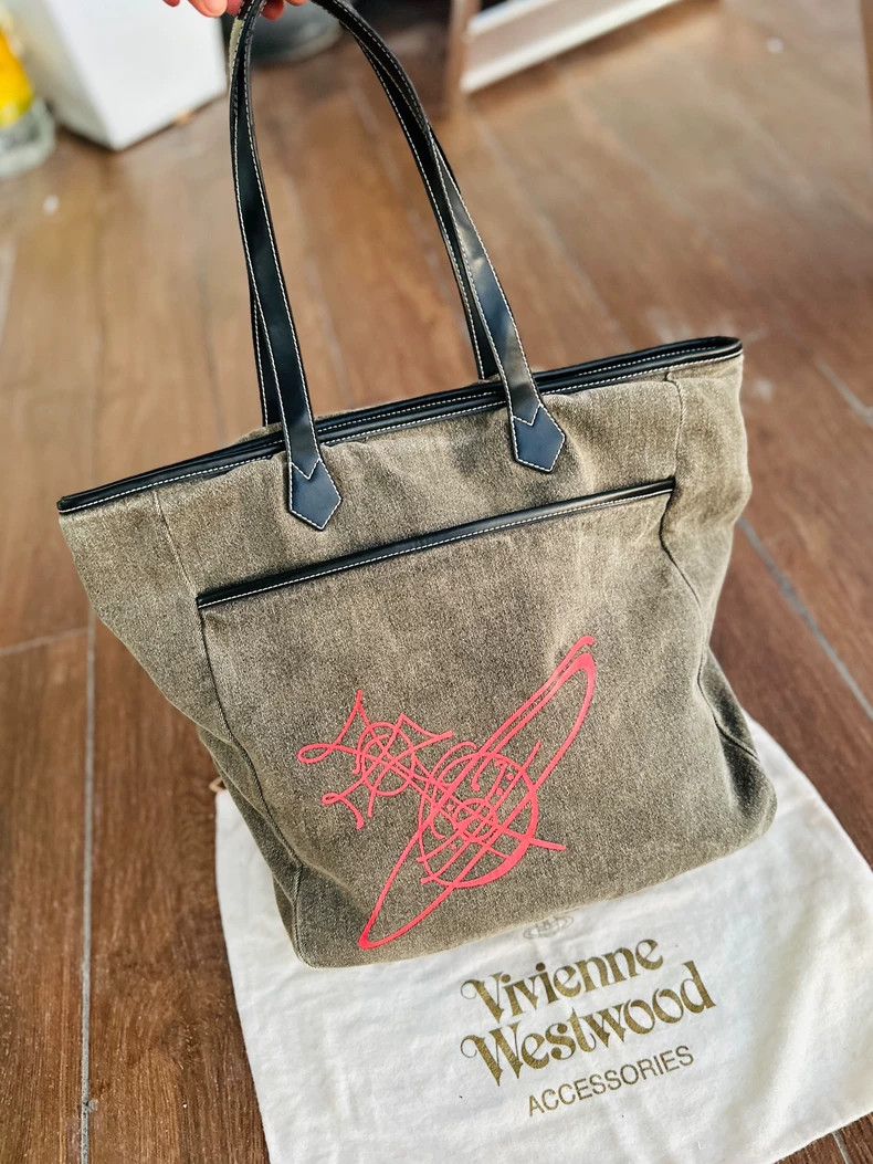 Other Vivienne Westwood size os Saturn Bag Tote Size ONE SIZE - 1 Thumbnail