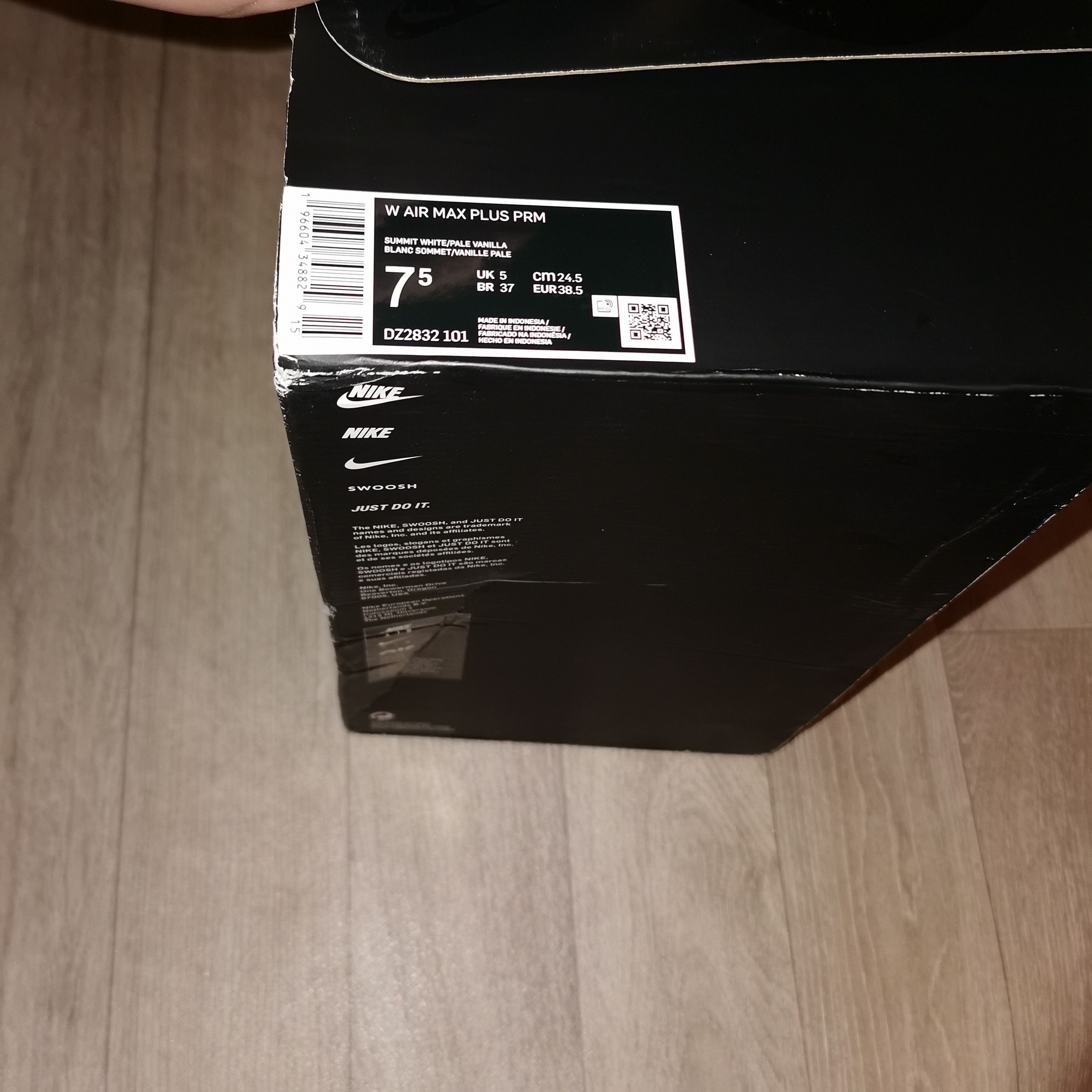 Nike W nike tn AIR MAX PLUS PRM, SUMMIT WHITE /PALE VANILLA Size US 7.5 / IT 37.5 - 12 Thumbnail