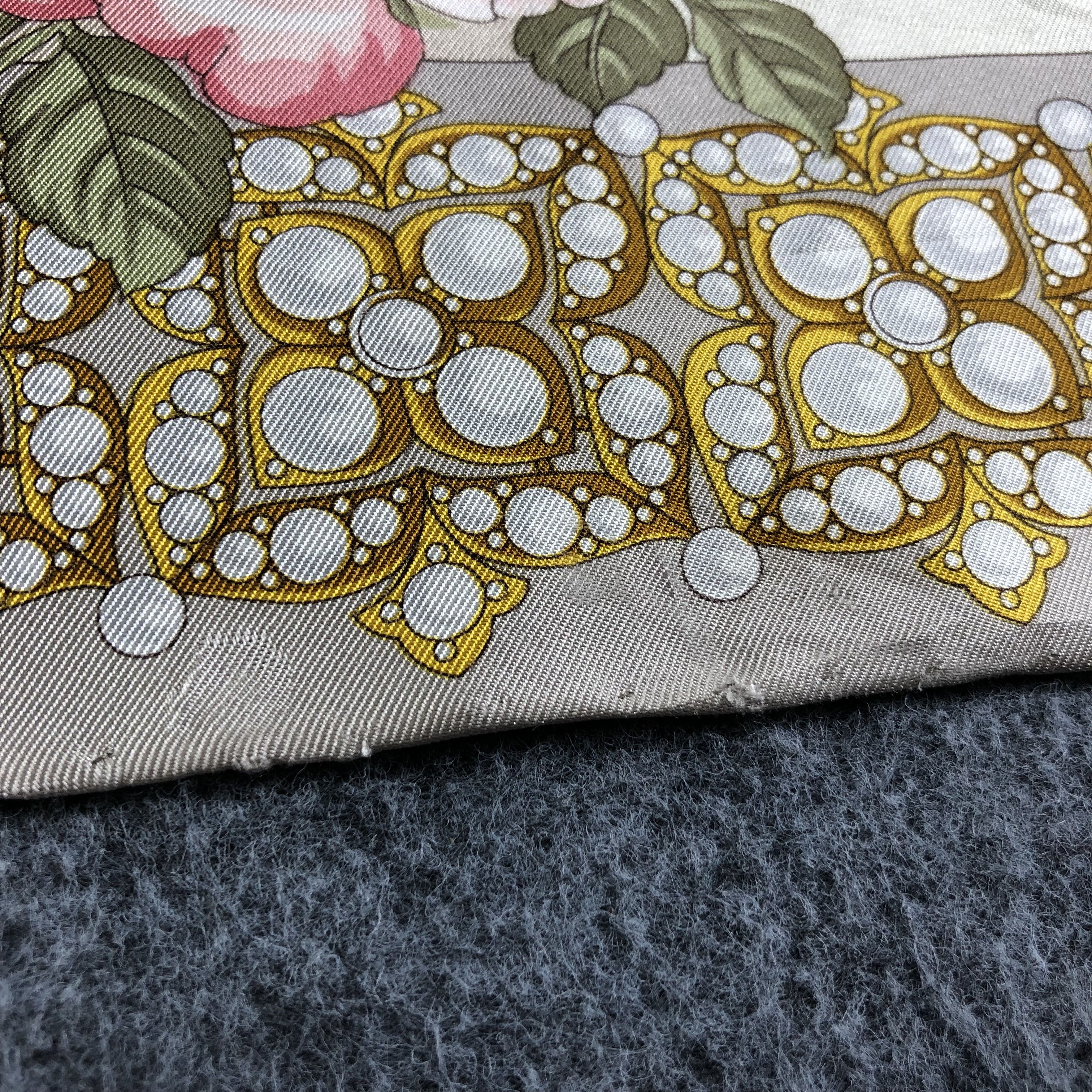 Japanese Brand Valentino Floral Luxury Silk Scarf M480 Size ONE SIZE - 7 Thumbnail