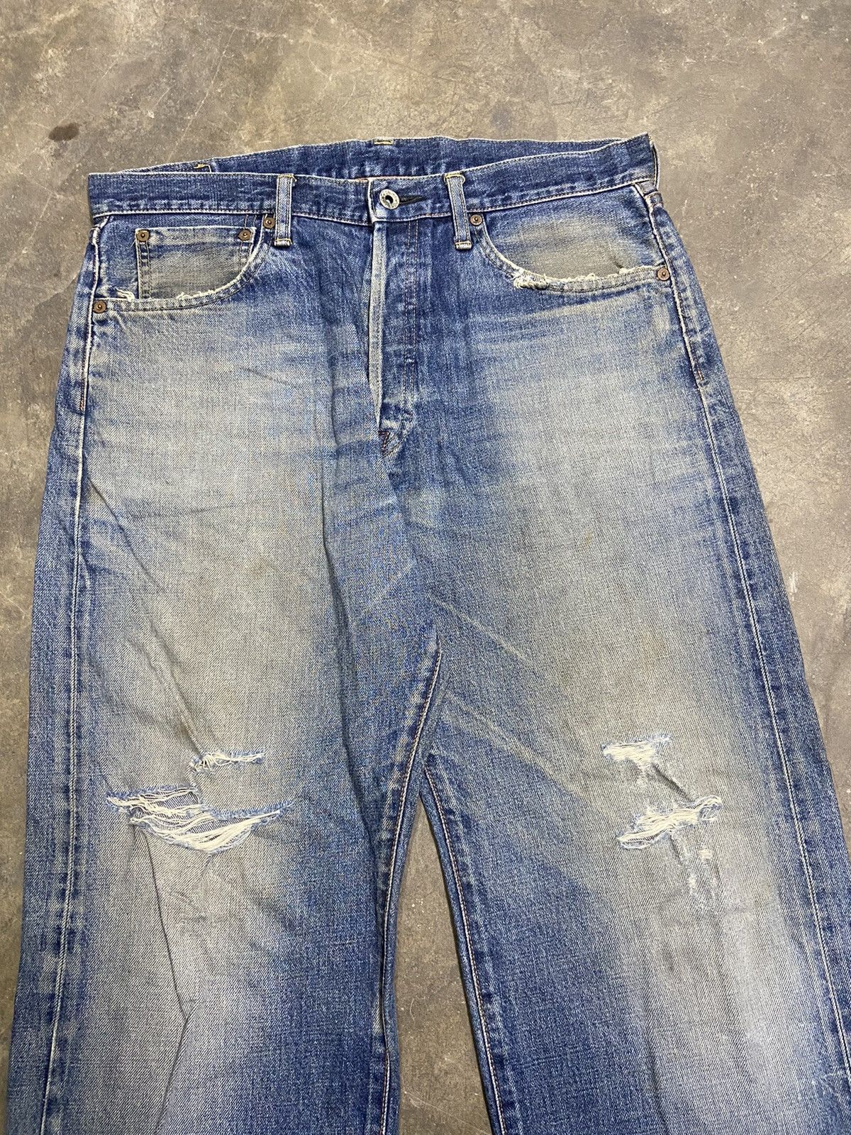 Beauty Beast 🔥 Vintage Bobson jeans distressed denim selvedge if 6 was 9 Size US 35 - 2 Thumbnail
