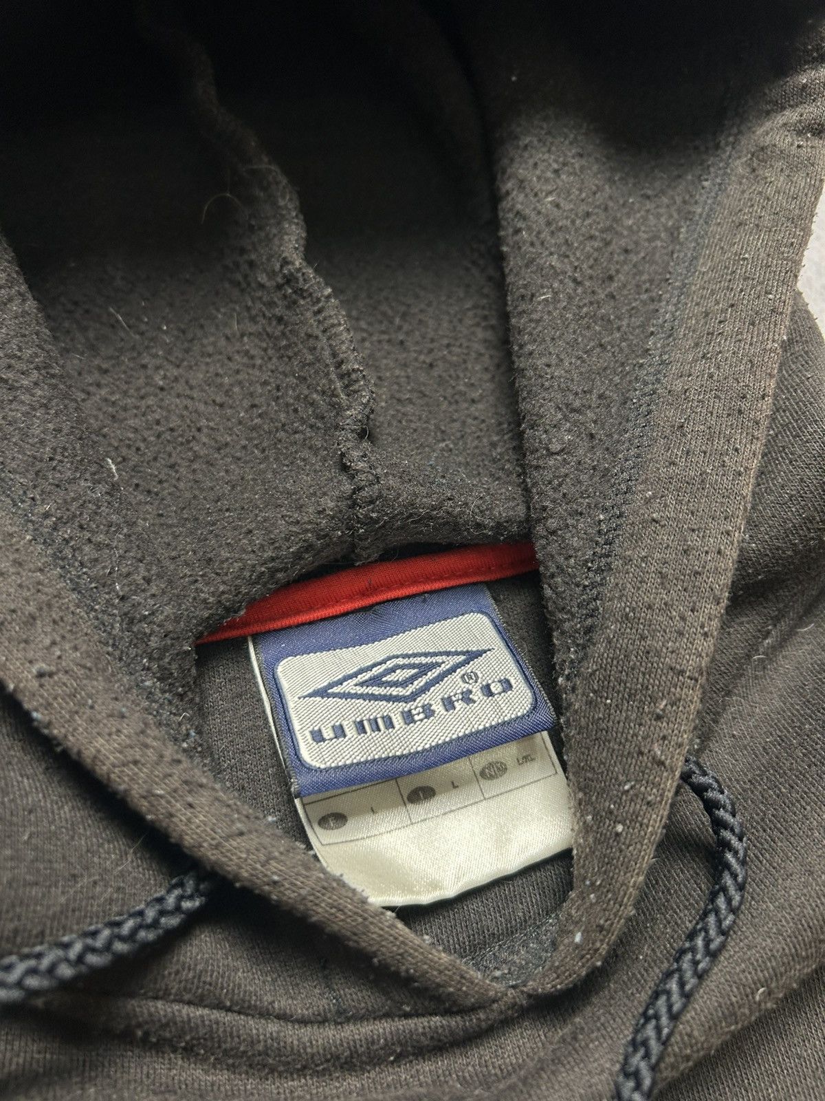 Umbro Vintage 2000’s Umbro Small Logo Faded Hooded Sweatshirt Y2K Size US L / EU 52-54 / 3 - 3 Thumbnail