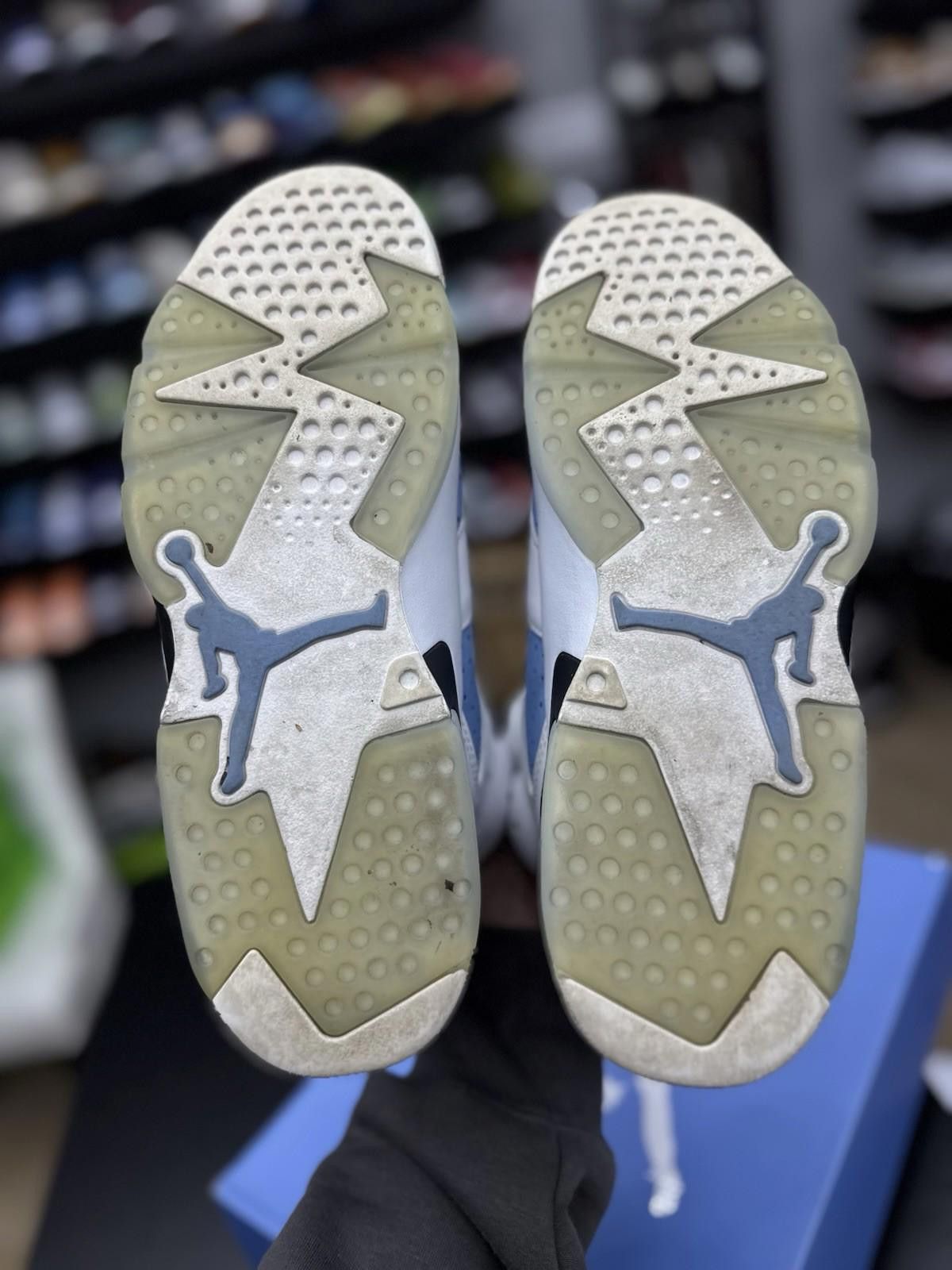 Jordan Brand Jordan 6 Retro Mid UNC - University Blue - Men's Size 11 Size US 11 / EU 44 - 12 Thumbnail